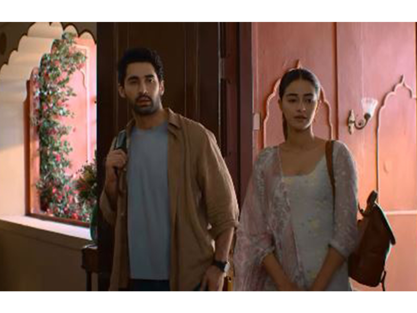 A snip from trailer (Photo/instagram/@dharmamovies)