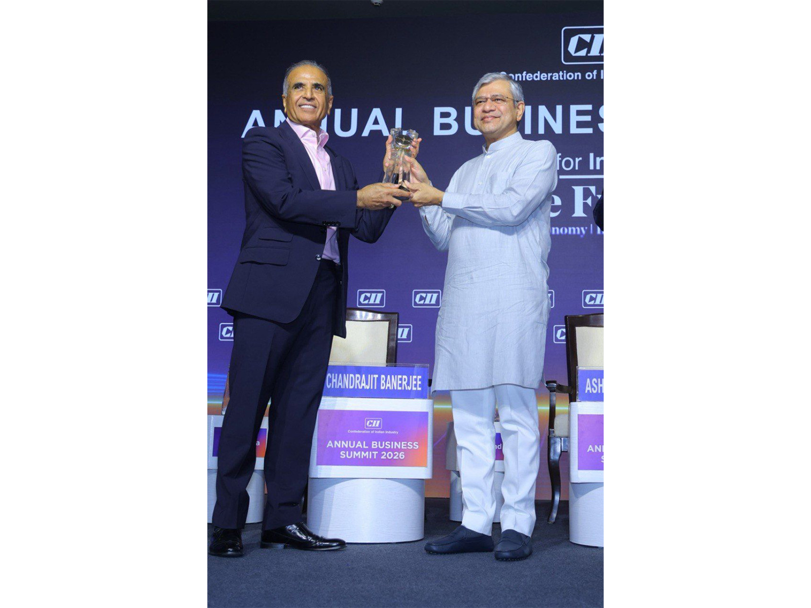 Sunil Mittal with Ashwini Vaishnav (Photo/SpecialArrangement)