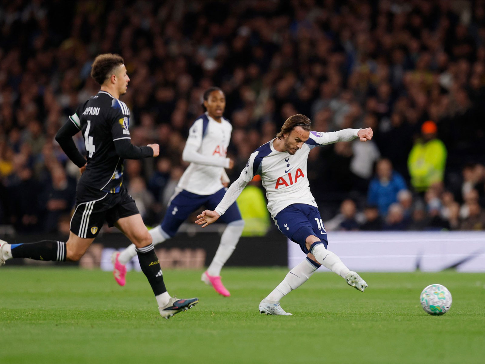 Tottenham's James Maddison in action against Leeds. (Photo/Reuters)