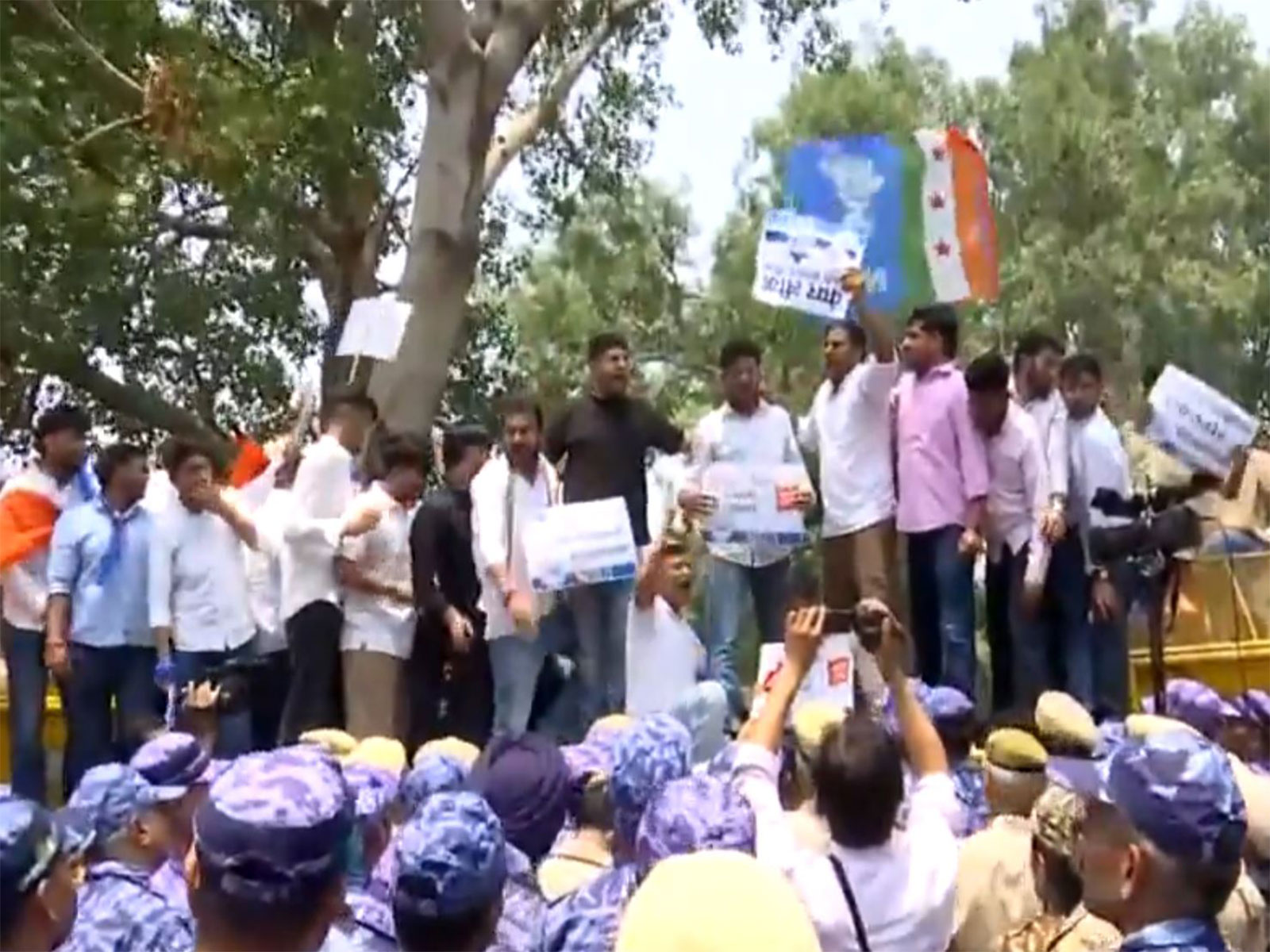 .NSUI protests after NTA cancels NEET exam (Photo/ANI)