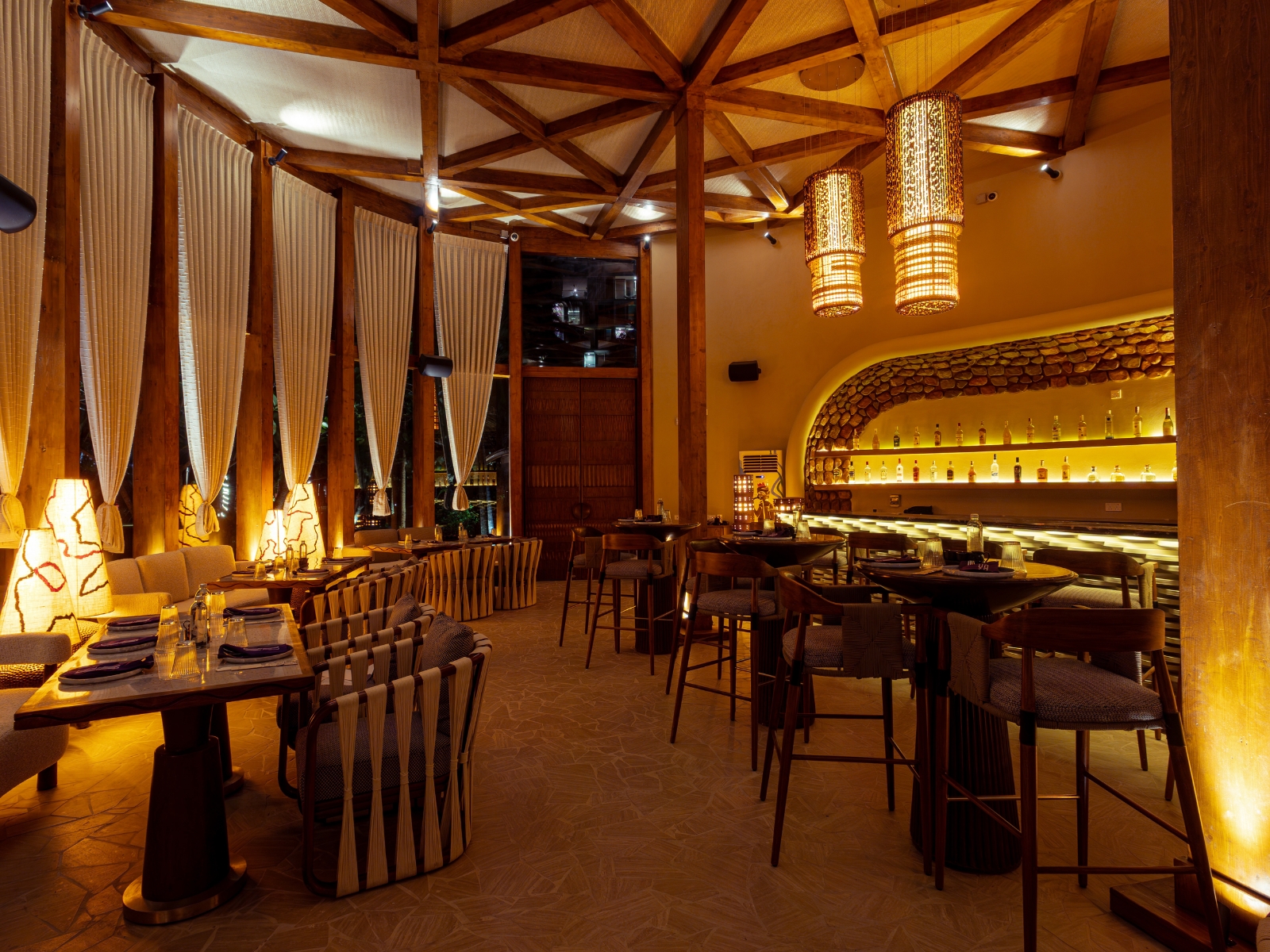 Perched on the beachfront of Radisson Blu Resort Galle, Yazu's first outpost outside India brings bold Pan-Asian flavours, an innovative beverage programme to Sri Lanka's southern coast ocean 