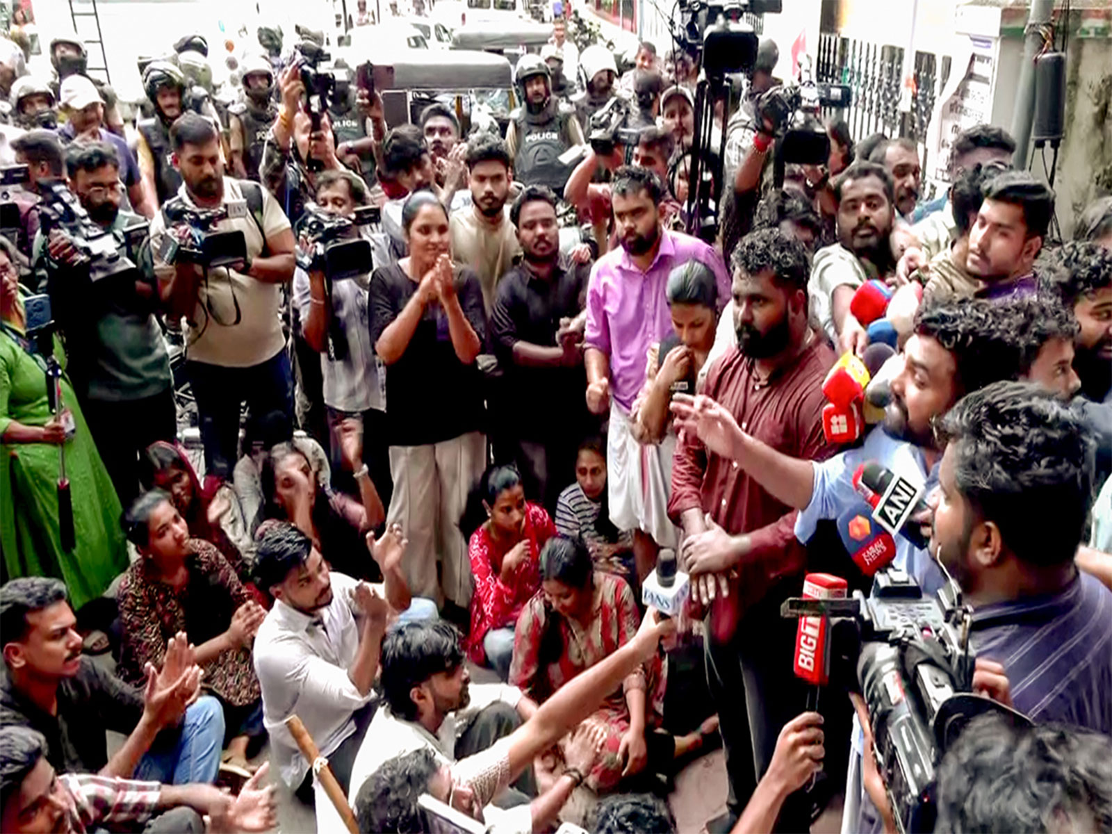 Students' Federation of India (SFI) members stage protest march to the Comptroller and Auditor General (CAG) office, in Thiruvananthapuram (Photo/ANI)