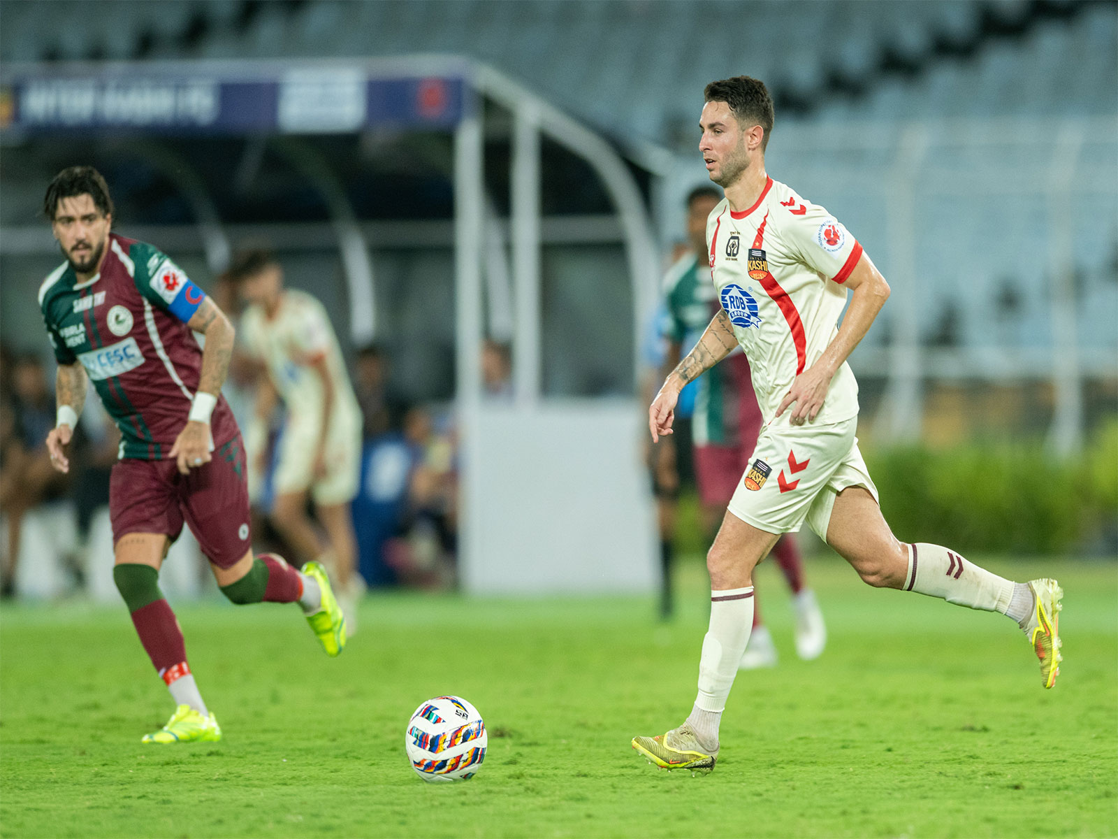 Players in action during Inter Kashi vs Mohun Bagan Super Giant clash. (Photo/ISL)