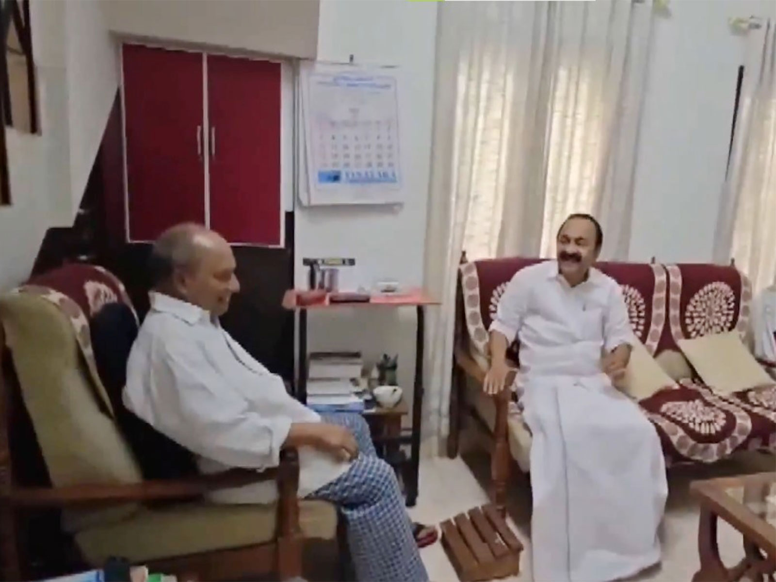 Congress leader AK Antony meets Kerala CM-designate VD Satheesan in Thiruvananthapuram (Photo/ANI) 