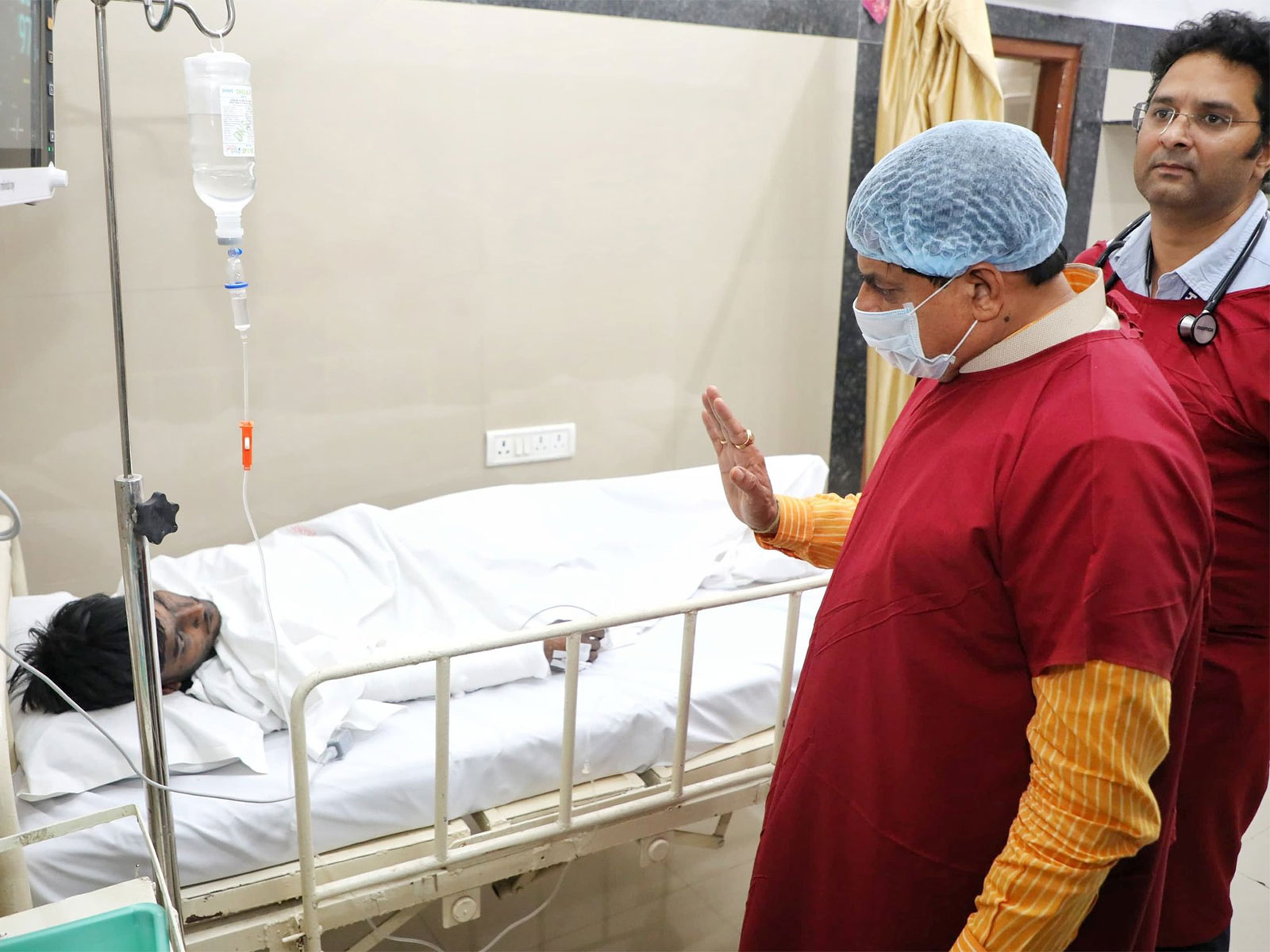 CM Mohan Yadav meets victims of Dewas firecracker factory blast (Photo/X/@DrMohanYadav51)