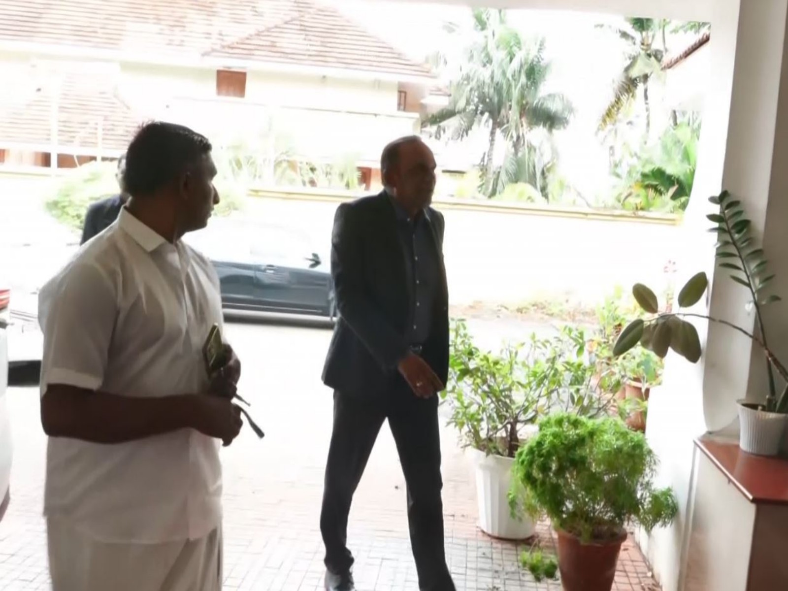 Senior officials arrived at Keralam CM-designate VD Satheesan's residence (Photo/ANI)