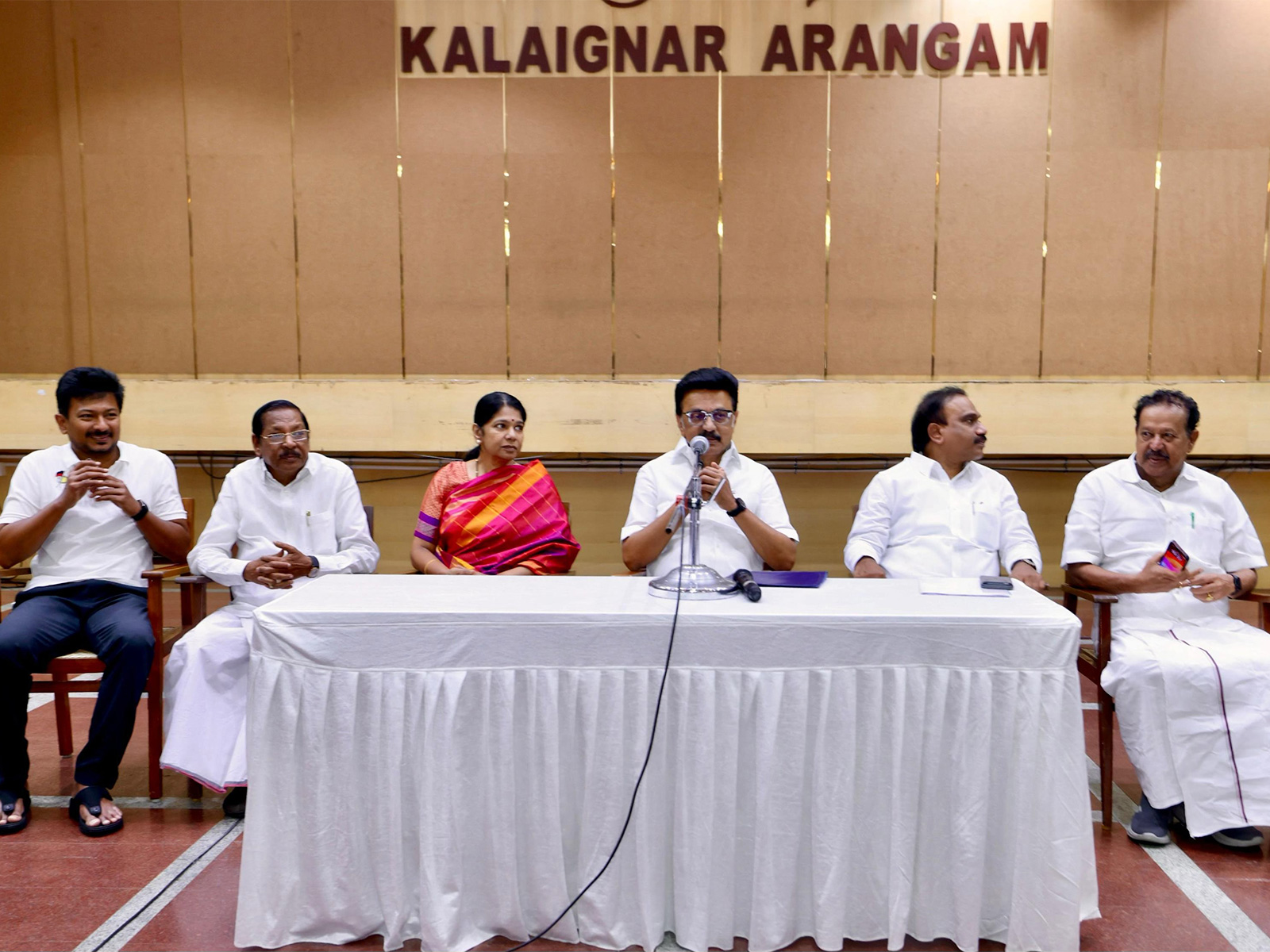 DMK chief MK Stalin holds meeting with party workers (Photo/@mkstalin)
