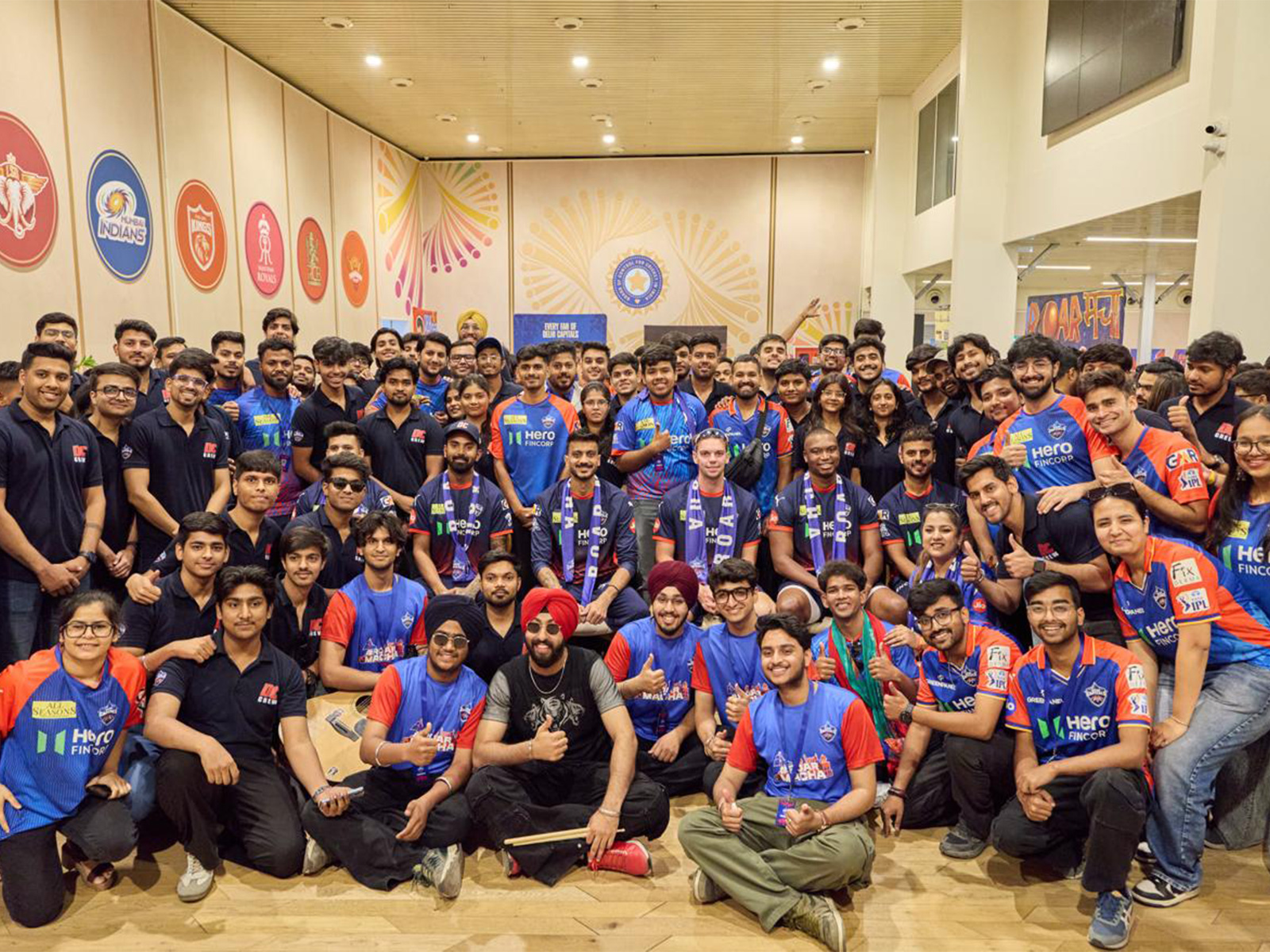 DC Toli with Delhi Capitals players (Photo: Delhi Capitals)