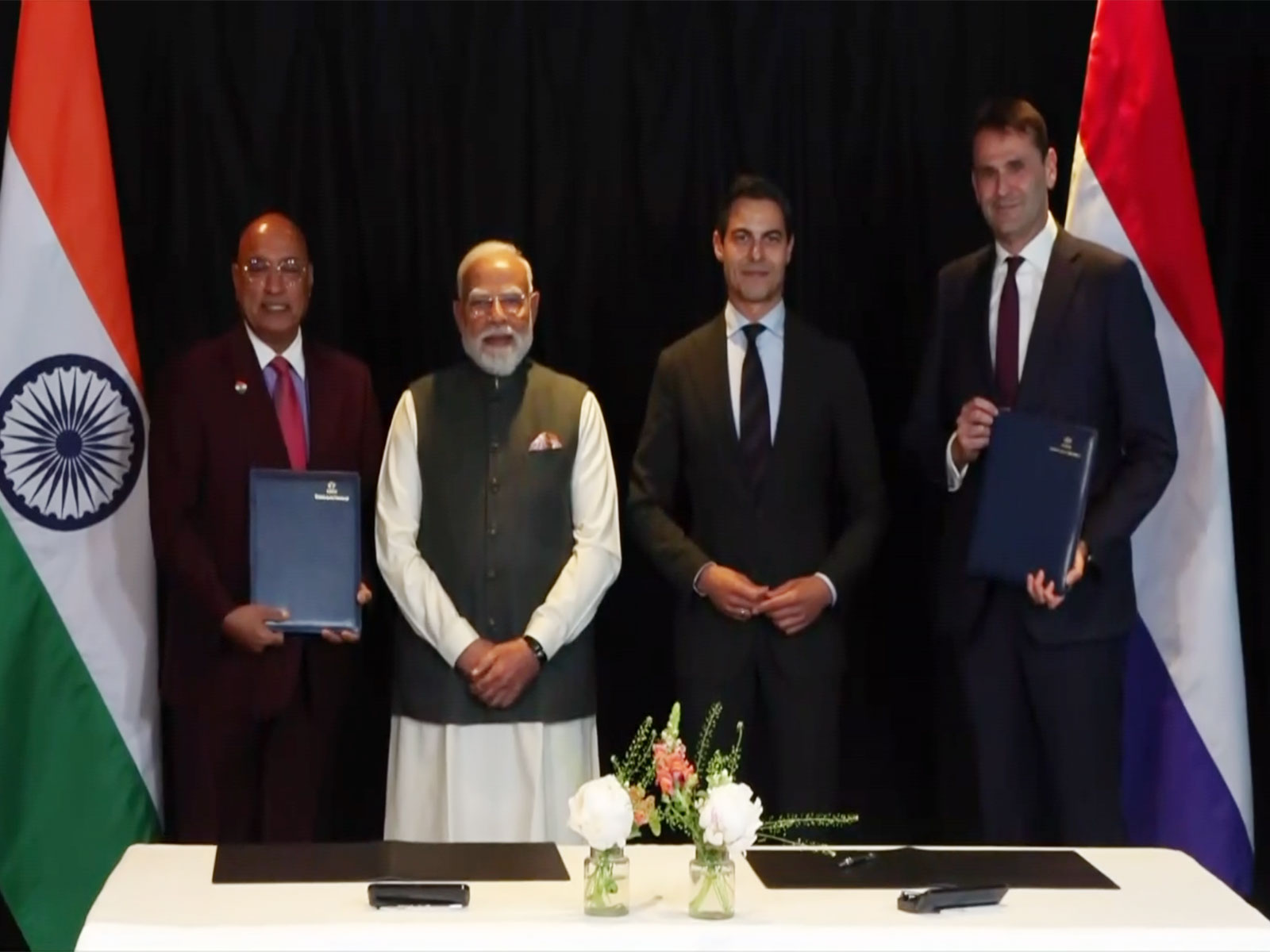 Prime Minister Narendra Modi with his Dutch counterpart Rob Jetten witnessed signing of agreement (Photo/DD)