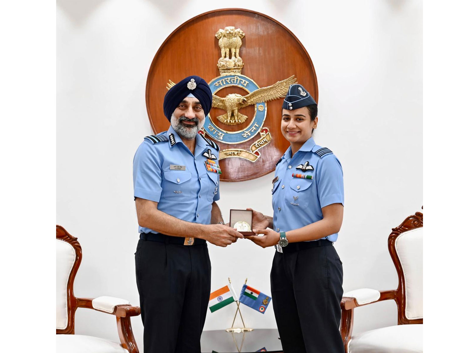 Squadron Leader Saanya first woman officer to earn Cat-A qualified flying instructor and IAF Chief Air Chief Marshal AP Singh (Photo/@IAF_MCC)