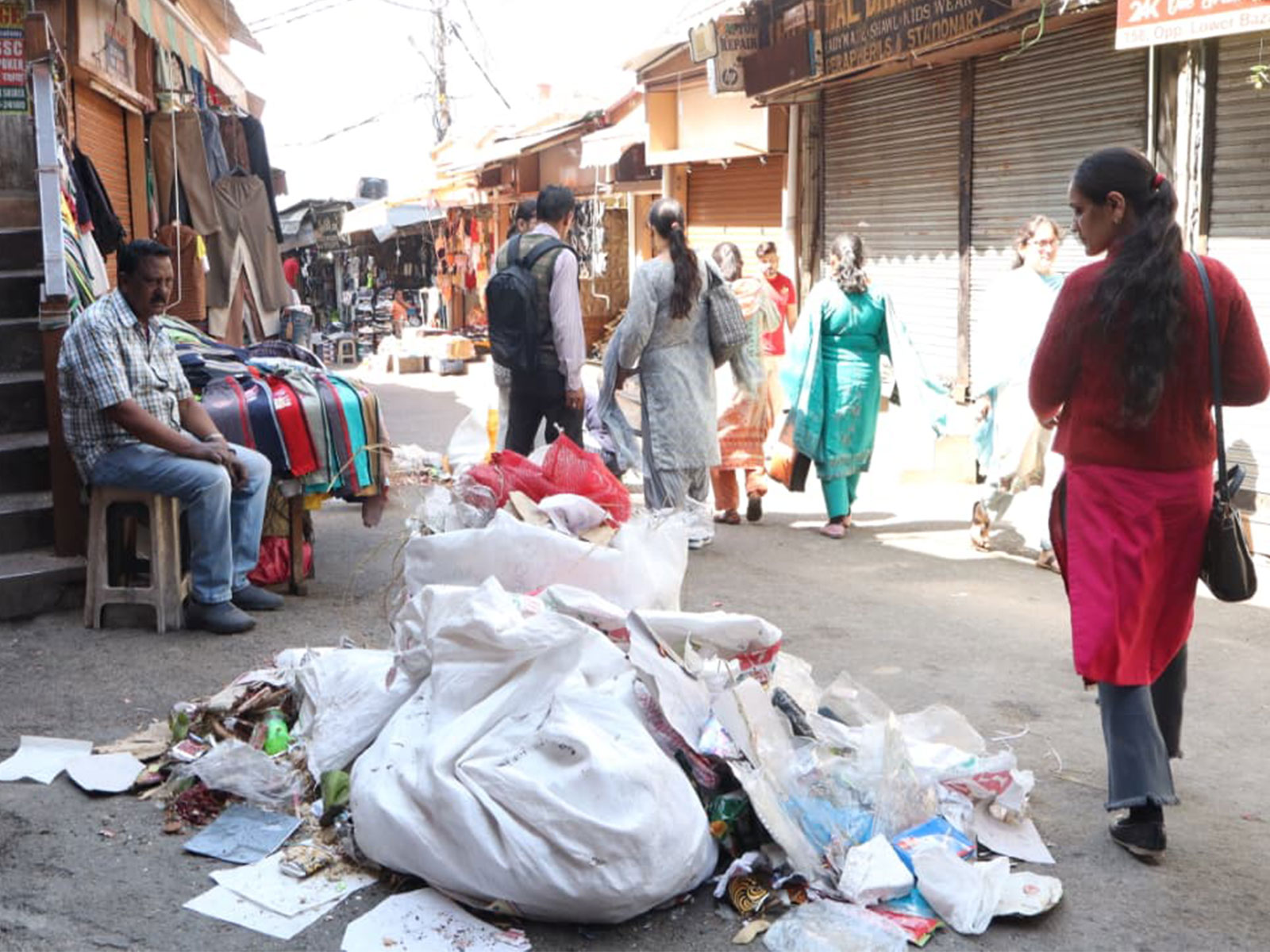 SEHB sanitation workers continue strike in Shimla (Photo/ANI)