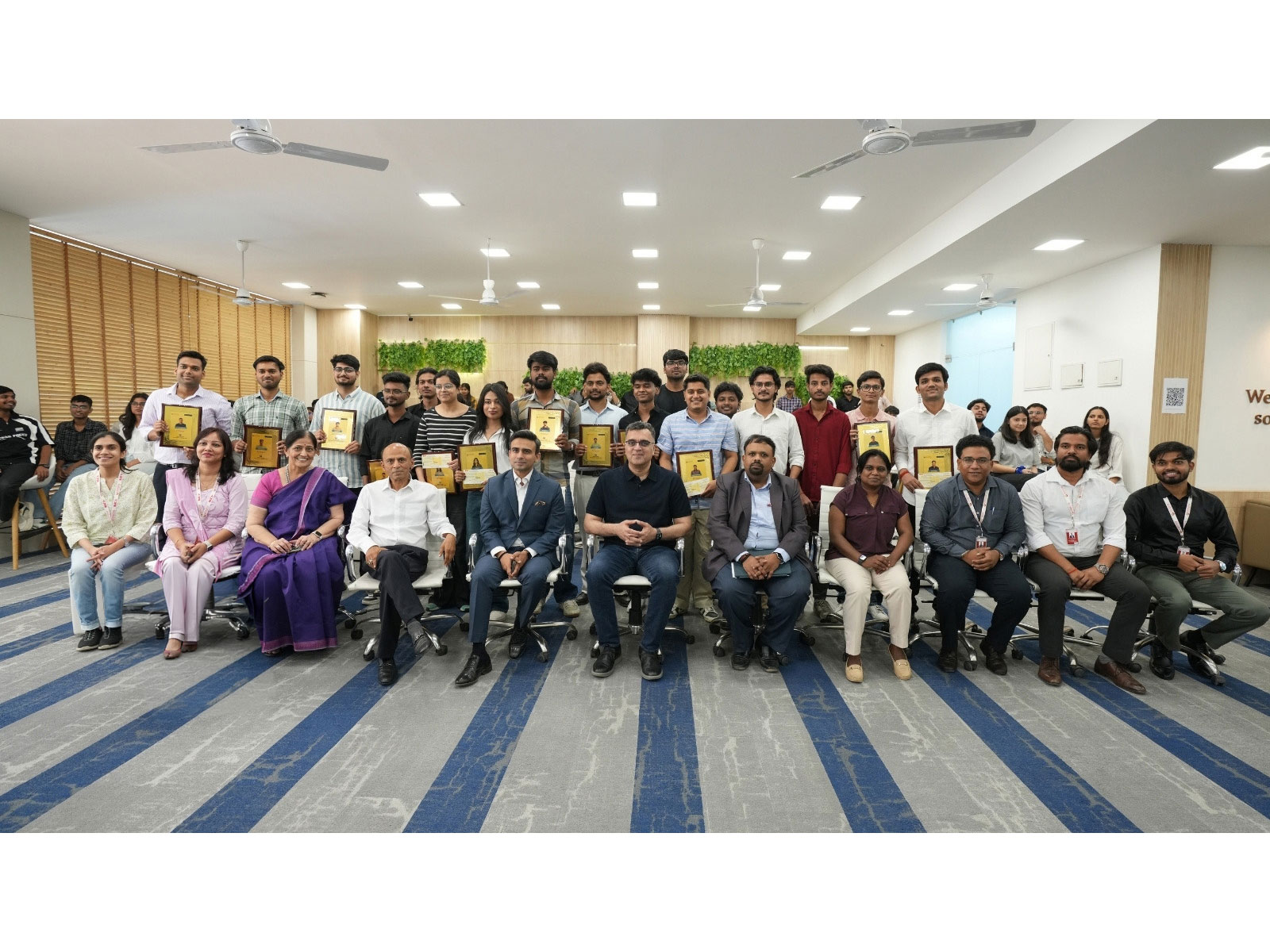  It Is True That the Apple Doesn't Fall Far From the Tree; At Galgotias University, 18 Students Have Swiftly Won Apple's Swift Student Challenge