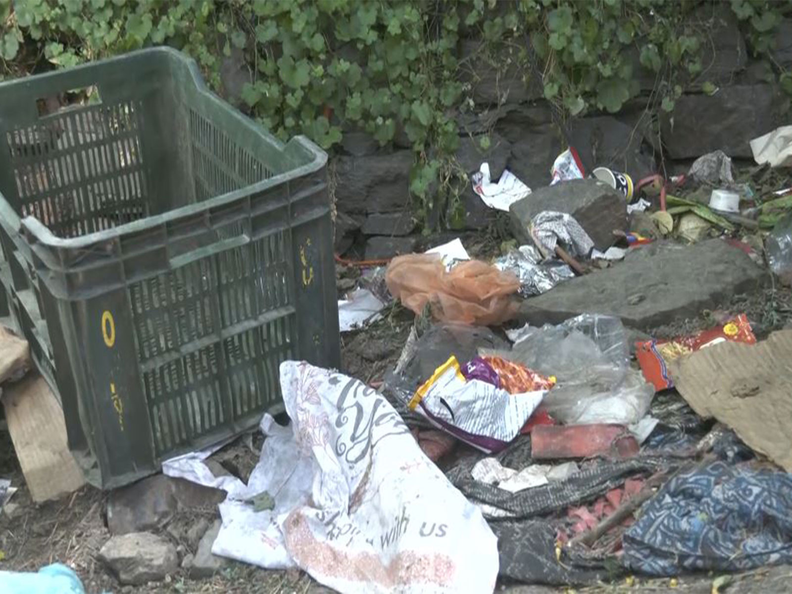 Garbage piles up in Shimla amid peak tourist season as SEHB sanitation workers' strike enters fifth day (Photo/ANI)