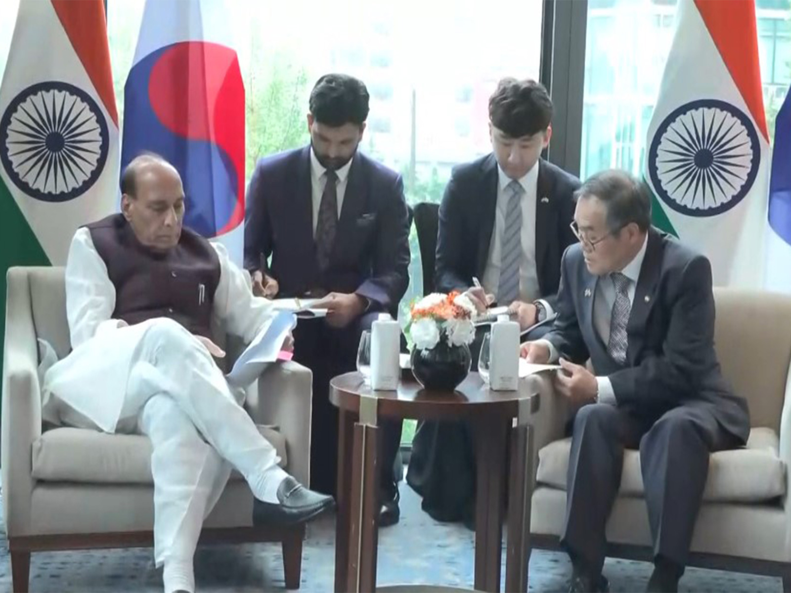 Defence Minister Rajnath Singh with South Korea's Minister of Defence Acquisition Program Administration (DAPA) Lee Yong-Cheol (Photo/ANI)