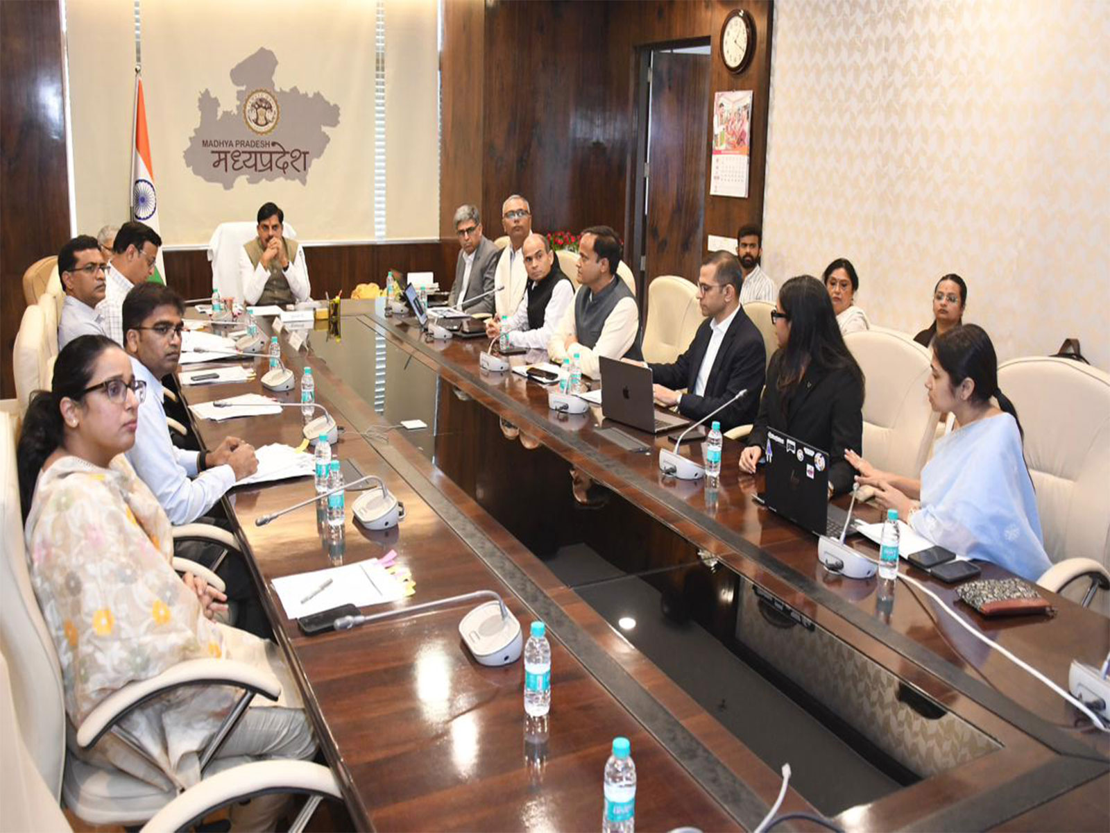 MP CM Mohan Yadav is holding meeting with Google Cloud India officials (Photo / DPR)