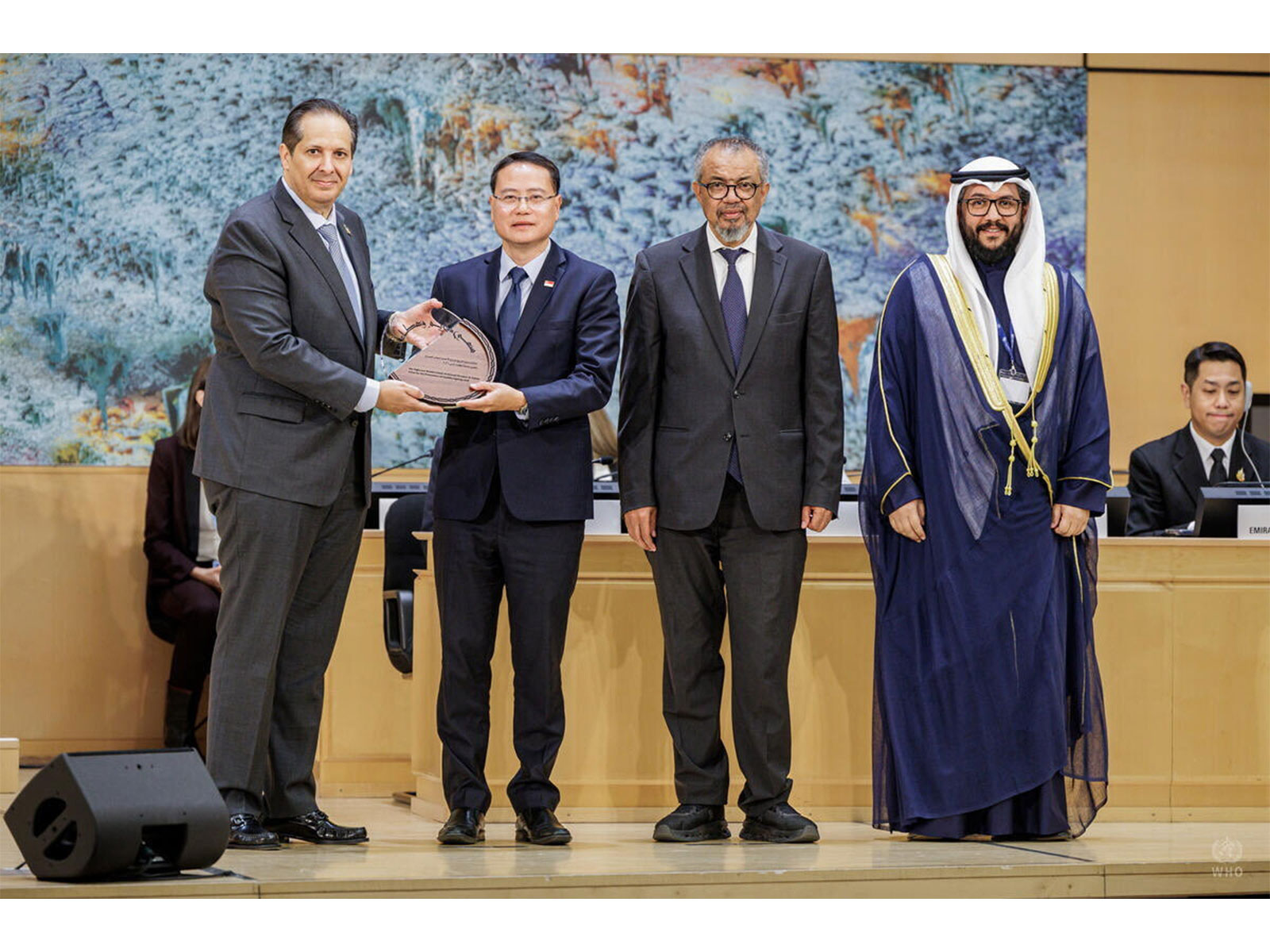 Professor Ng Wai Hoe, Group CEO, SingHealth, (second from left) receiving the His Highness Sheikh Sabah Al-Ahmad Al-Jaber Al-Sabah Prize for the Promotion of Healthy Ageing at the WHO Assembly on 20 May 2026. (Photo credit: World Health Organization)