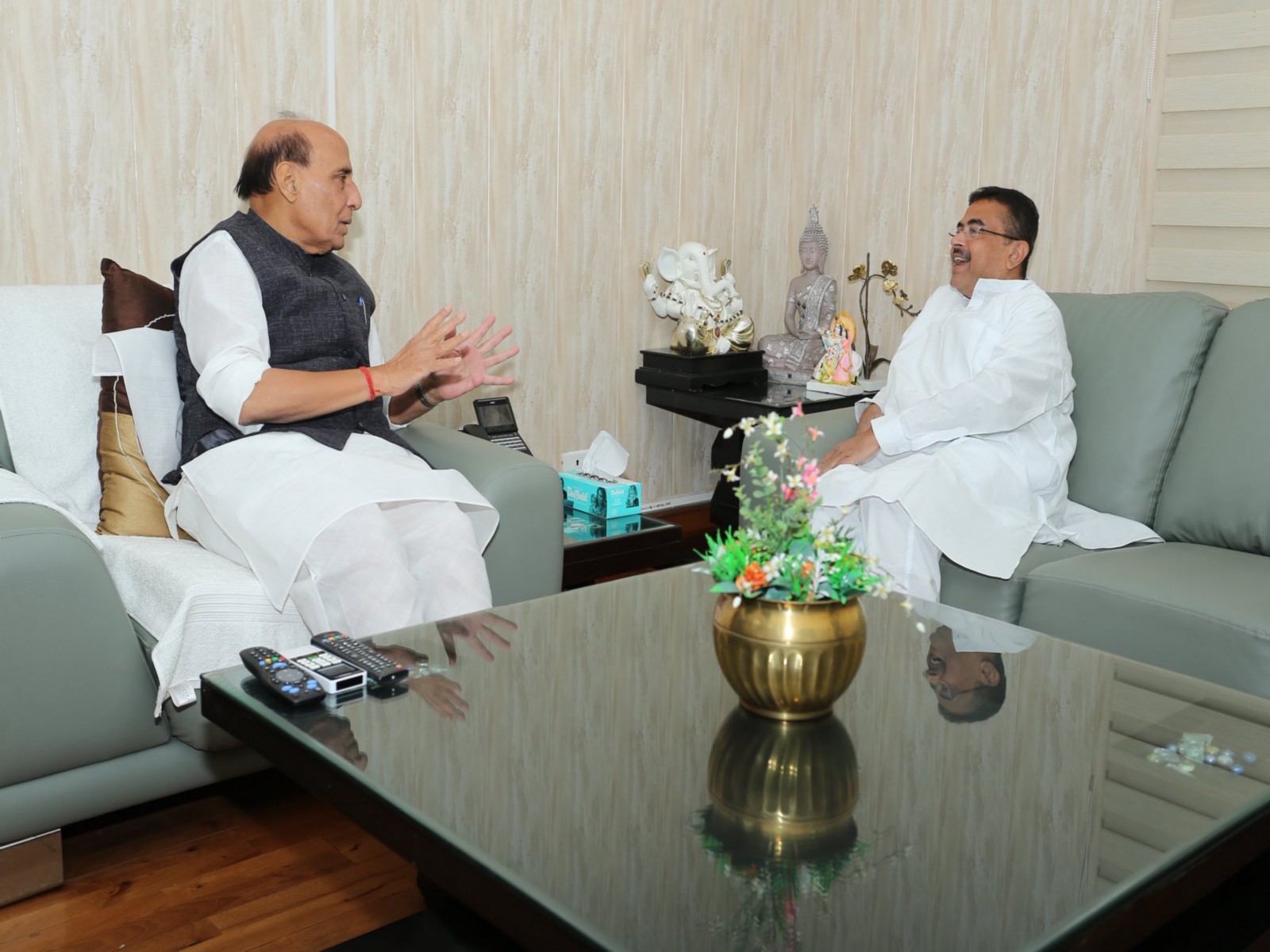 West Bengal CM Suvendu Adhikari meets Defence Minister Rajnath Singh (Photo/X/@rajnathsingh)