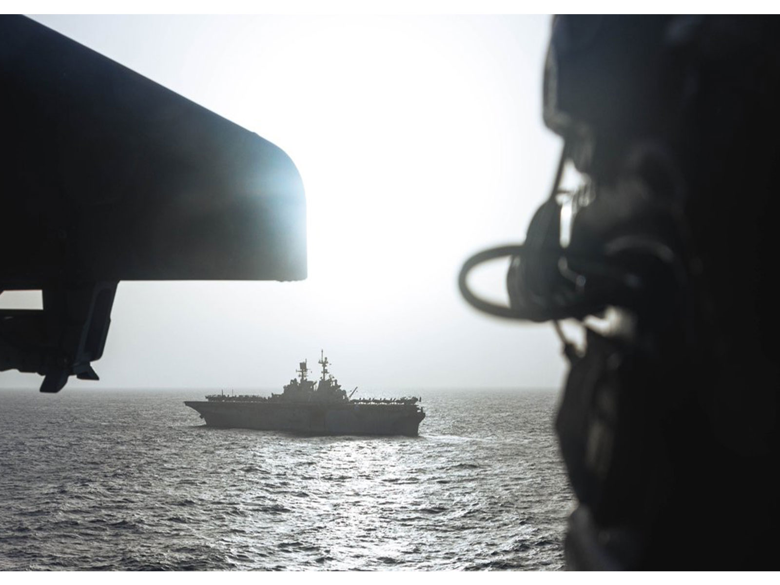 US Navy monitors vessels in the Persian Gulf (Photo/Centcom)