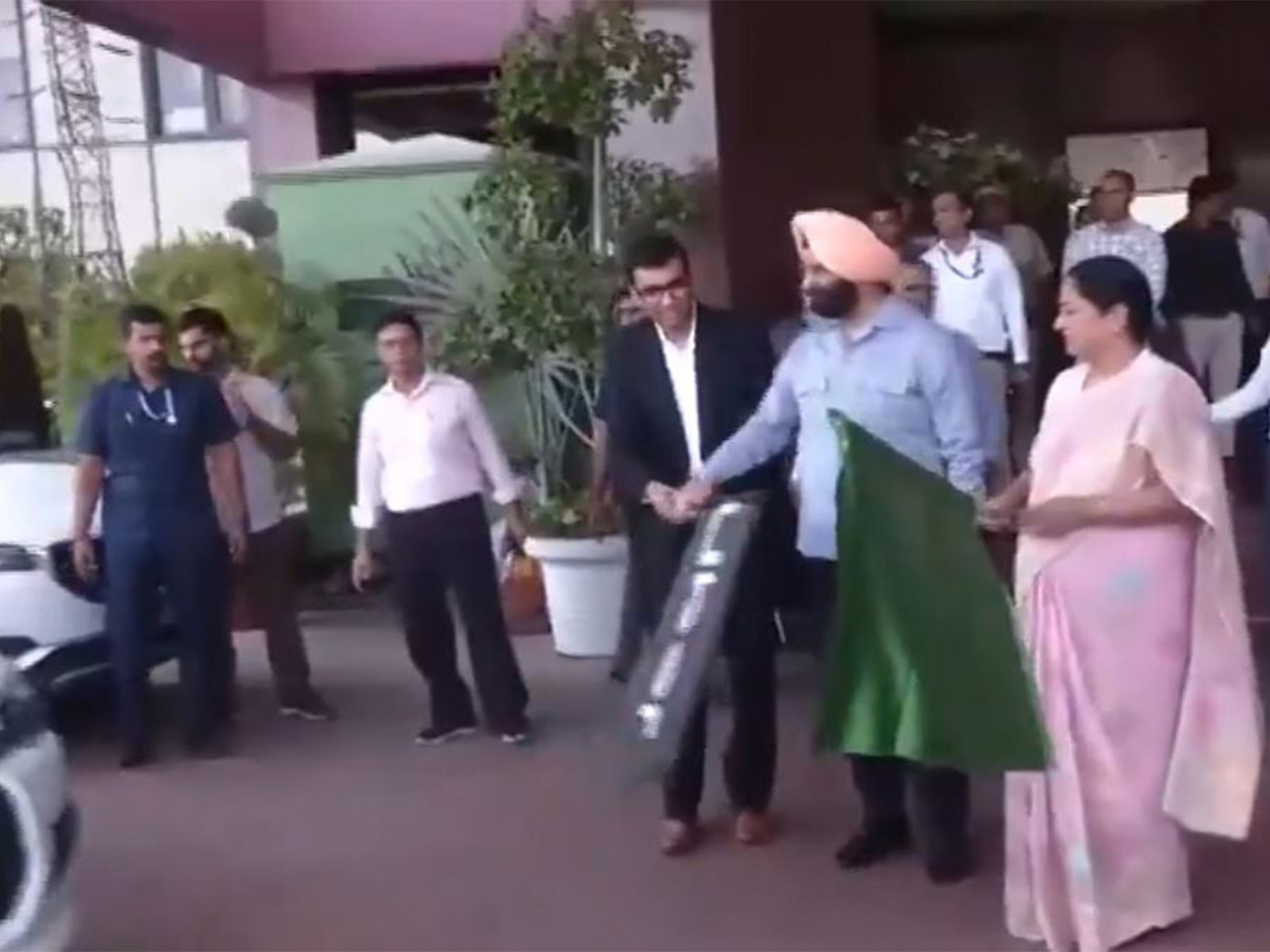 Delhi Chief Minister Rekha Gupta flags off Uber ride-sharing service (Photo/ANI)