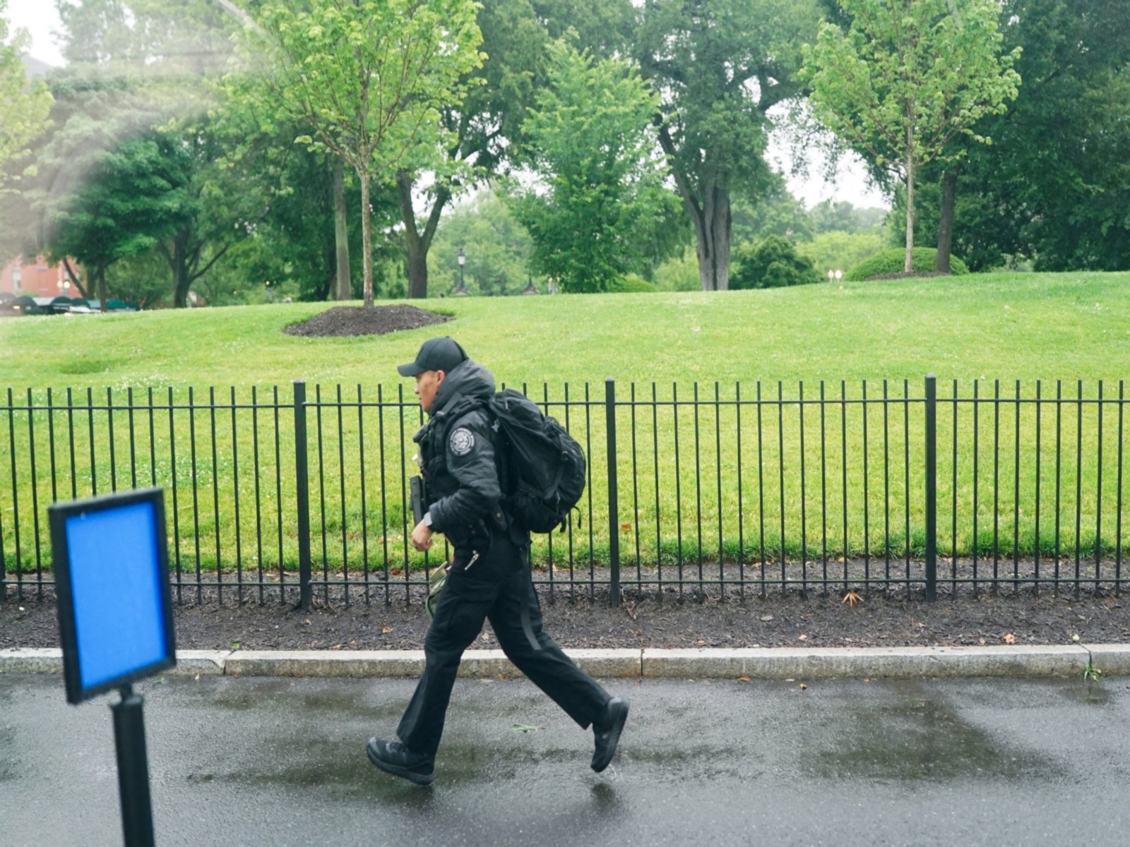 Secret Service opfficer at the scene (Photo/Reuters)