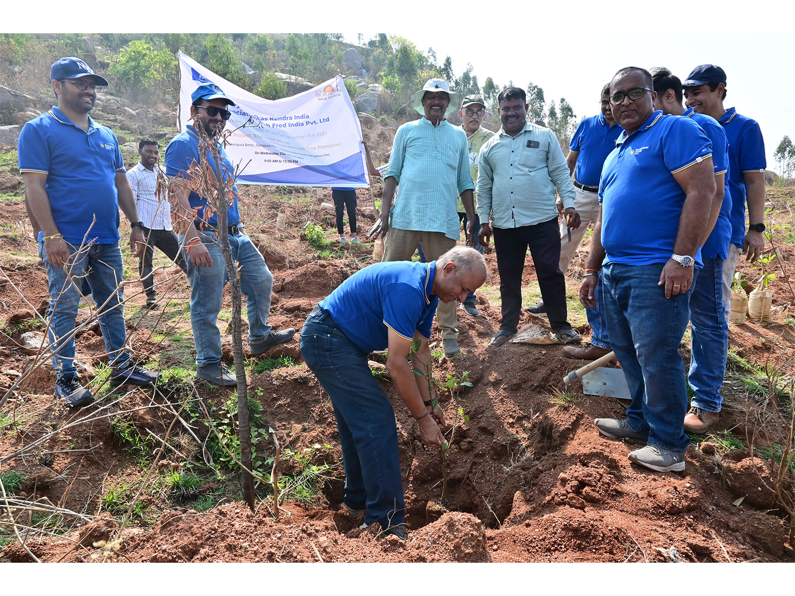 Hands in the soil, hearts with the planet