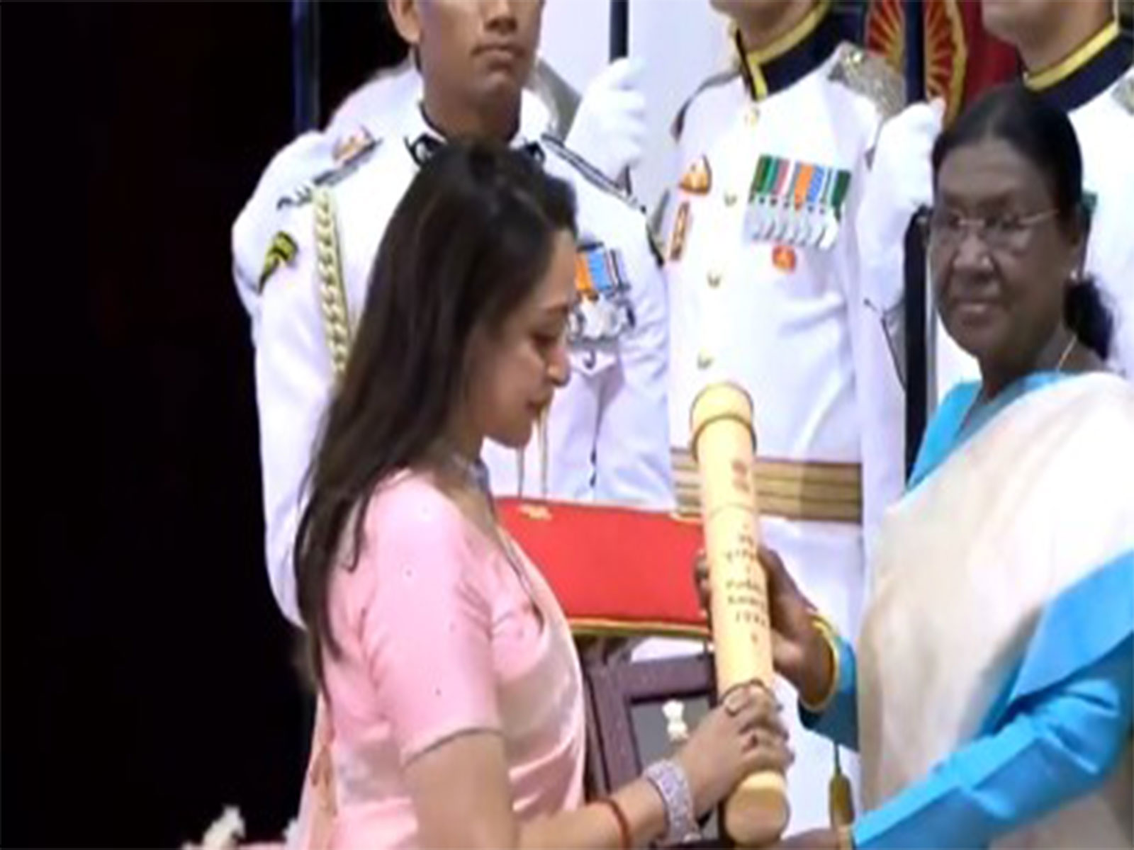 Hema Malini receives Padma Award on behalf of her husband Dharmendra (Image source: President of India/social media)