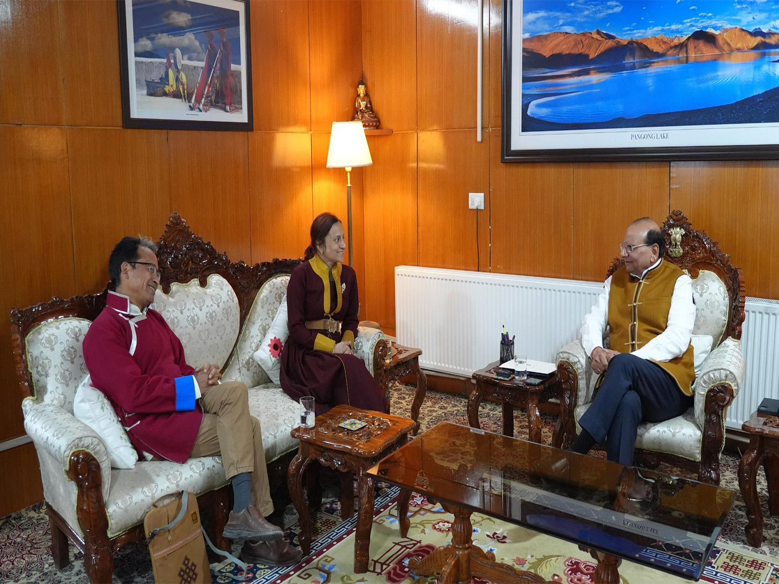 Ladakh LG VK Saxena with Sonam Wangchuk and Gitanjali Angmo (Photo/@lg_ladakh)