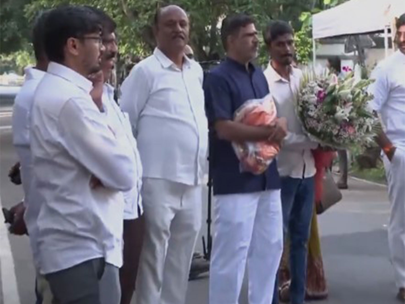 Karnataka Deputy CM DK Shivakumar supporters outside his residence (Photo/ANI)