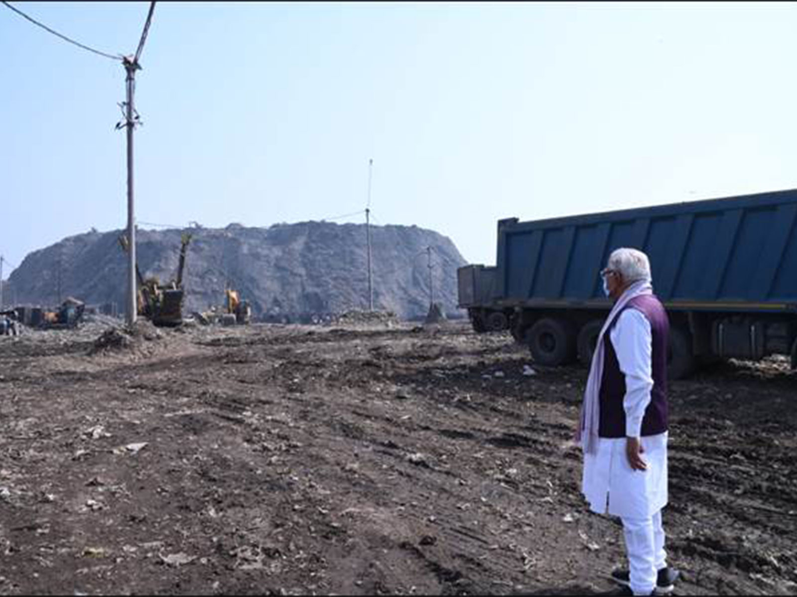   Union Minister Manohar Lal  Reviews Progress of Bhalswa Dumpsite Remediation (Photo/PIB) 