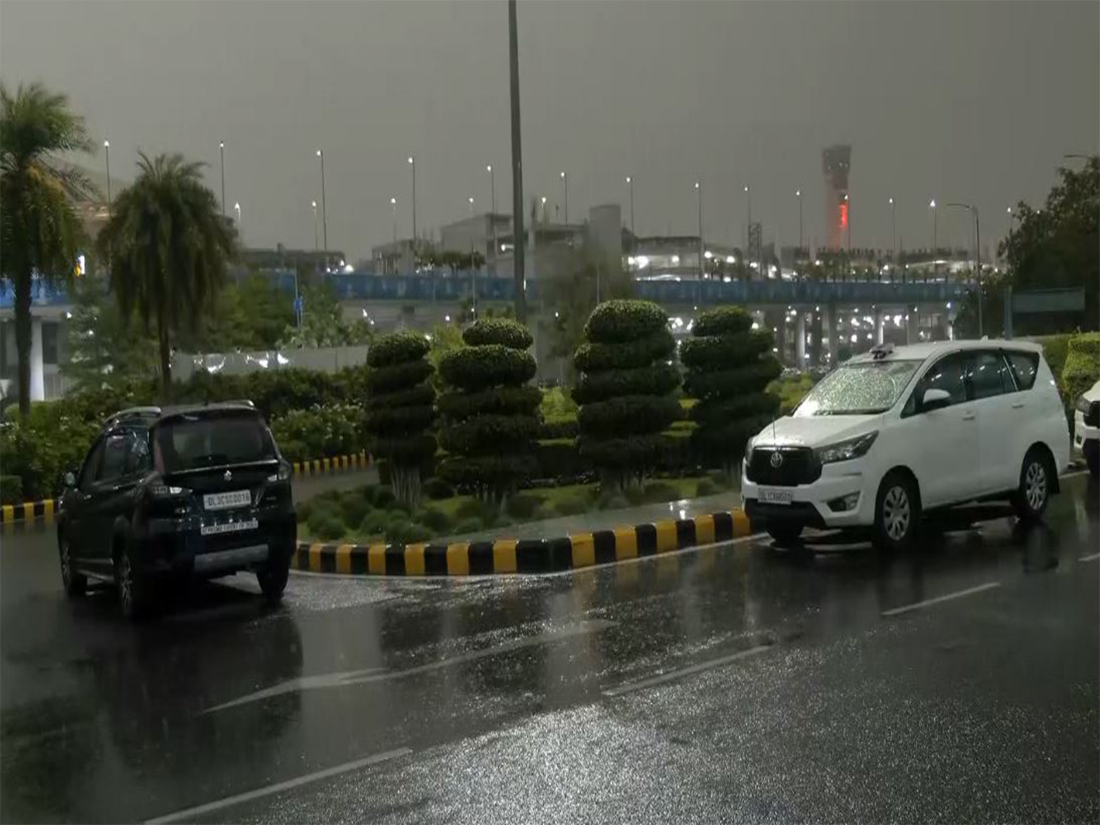 Rain lashed Delhi  (Photo/ANI)