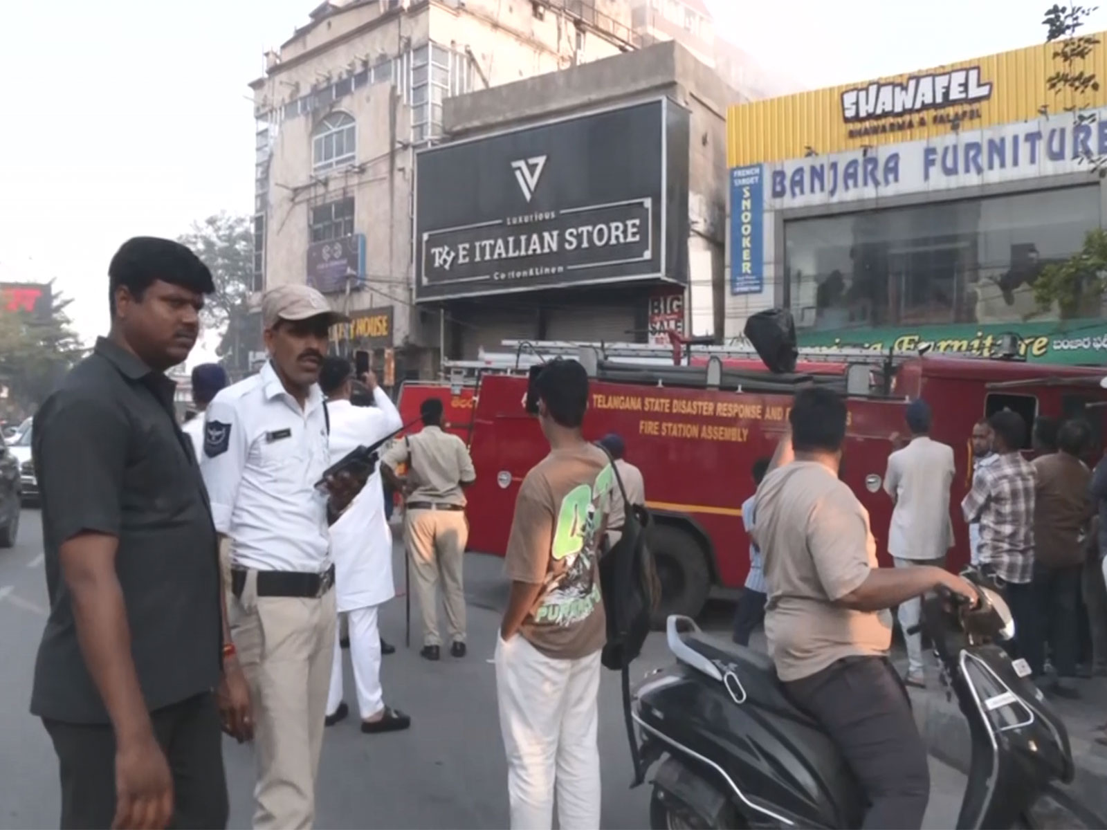  Fire breaks out at Hyderabad's commercial building (Photo/ANI) 
