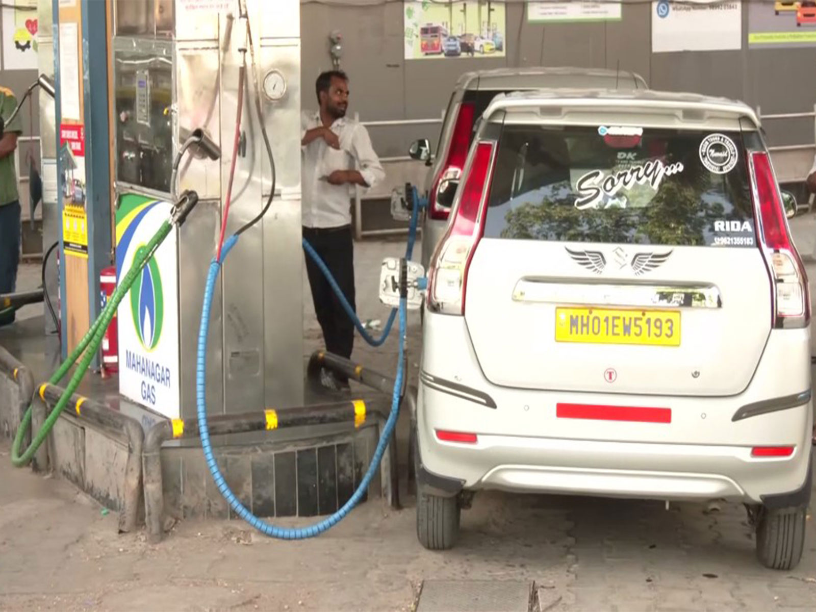Visual from CNG station in Mumbai (Photo/ANI)