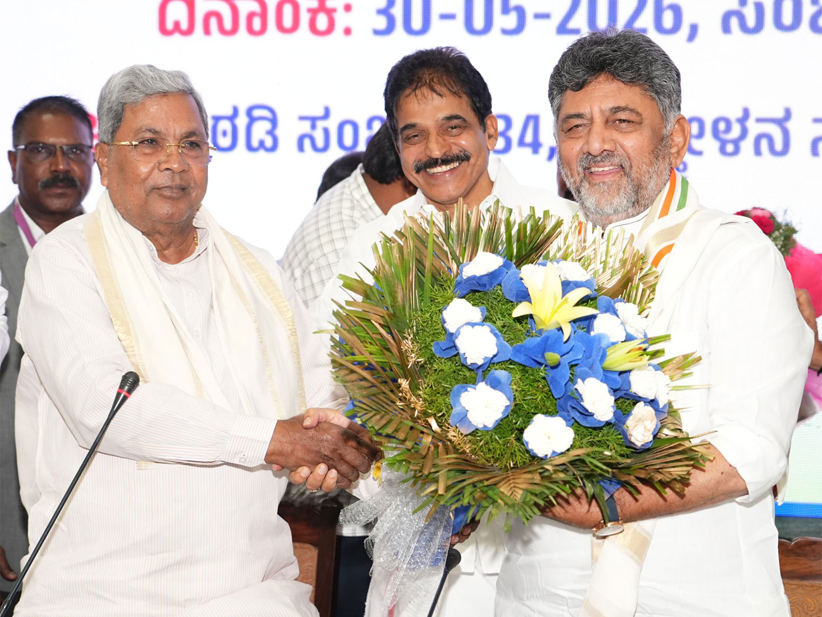 Outgoing Karnataka CM Siddaramaiah congratulates DK Shivakumar (Photo/Xsiddaramaiah)