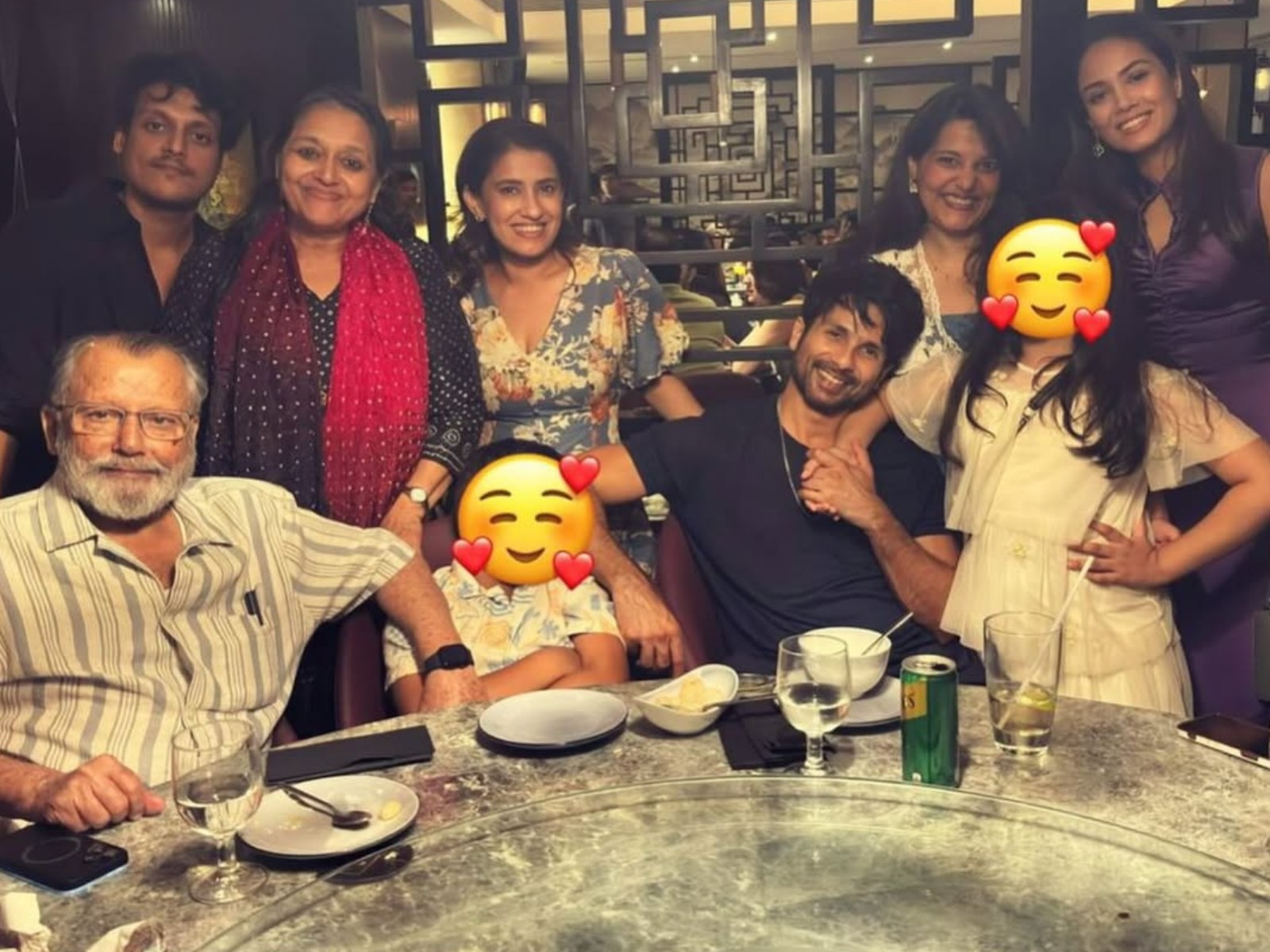 Pankaj Kapur with family (Photo/Instagram/@sanahkapur15)