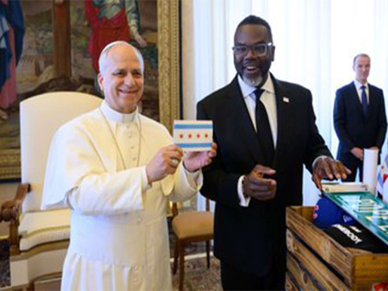 Pope Leo XIV meets Chicago Mayor Brandon Johnson. (Photo: X/@ChicagosMayor)
