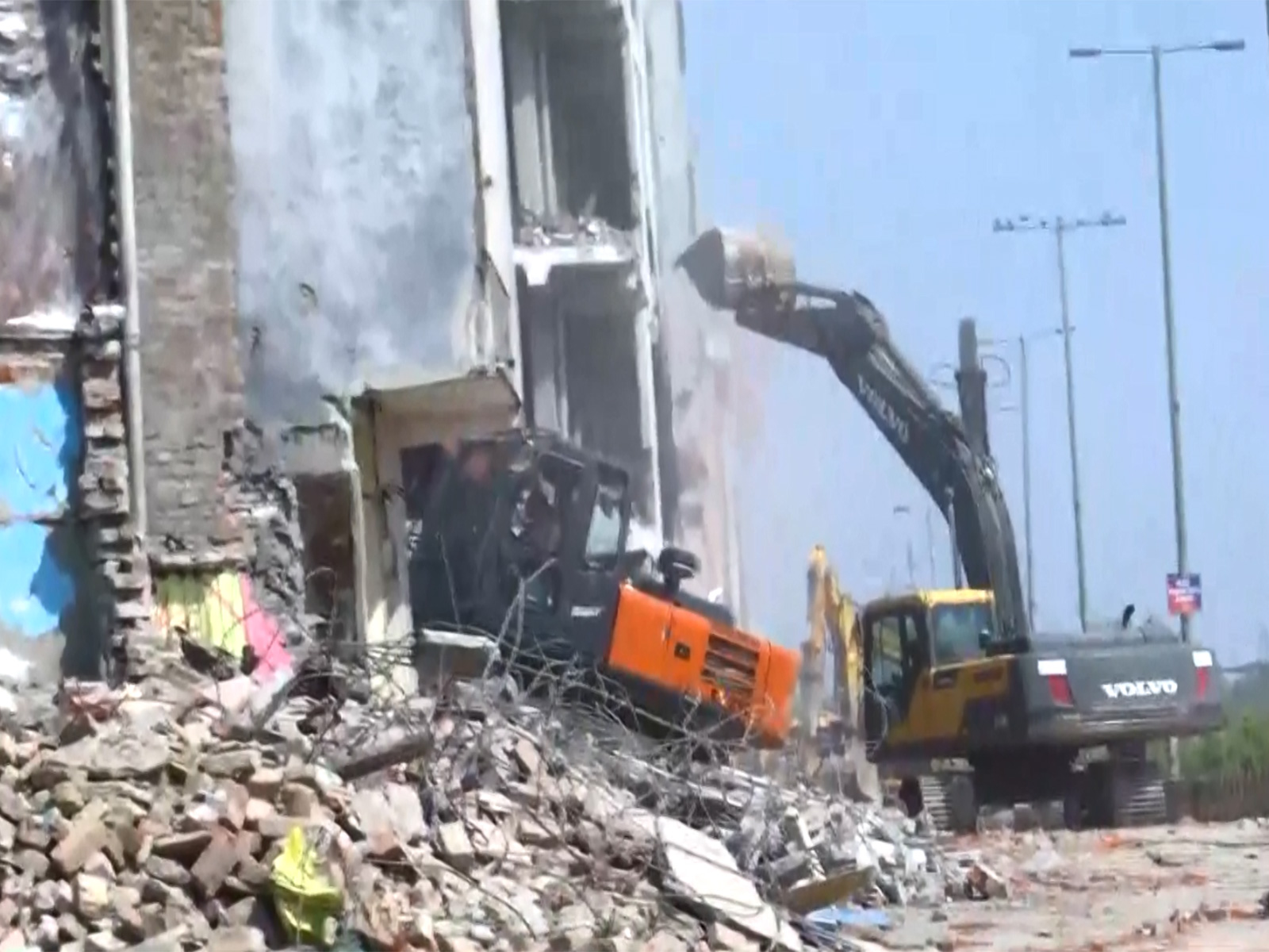 Demolition drive in Shalimar Bagh (Photo/ANI)