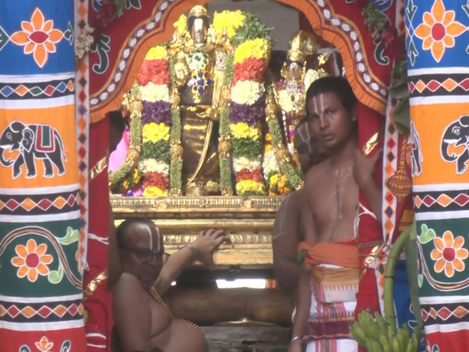 Chariot procession of the Koodal Azhagar Perumal Temple (Photo/ANI)