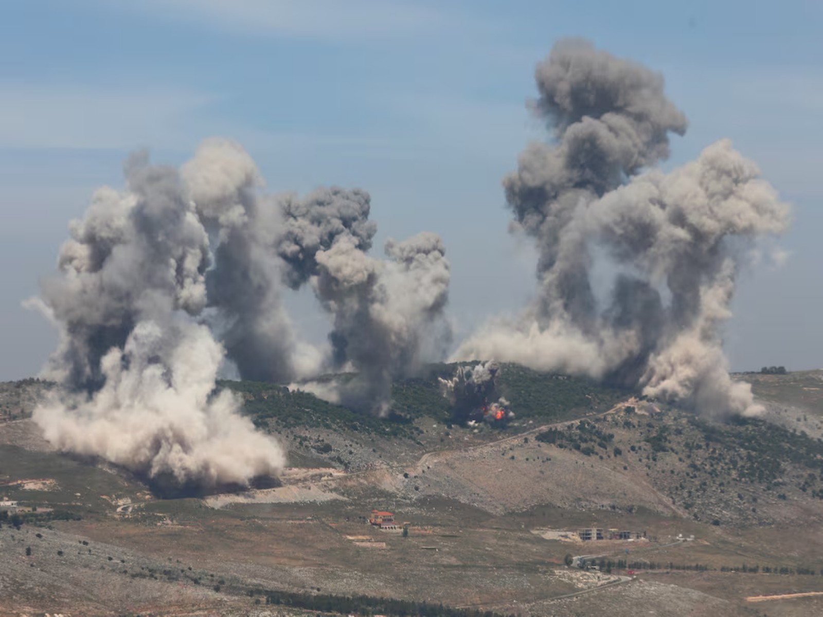 Smoke billows over southern Lebanon as Israeli air strikes pound the Nabatieh district. (Photo/Reuters)