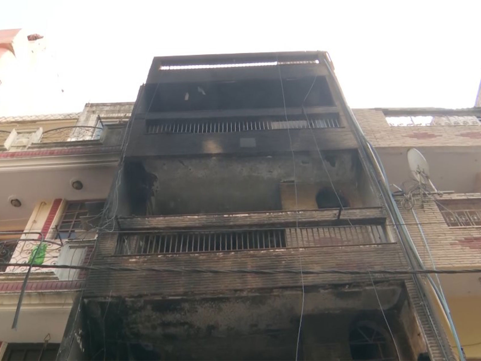  Fire breaks out in four-storey building (Photo/ANI)