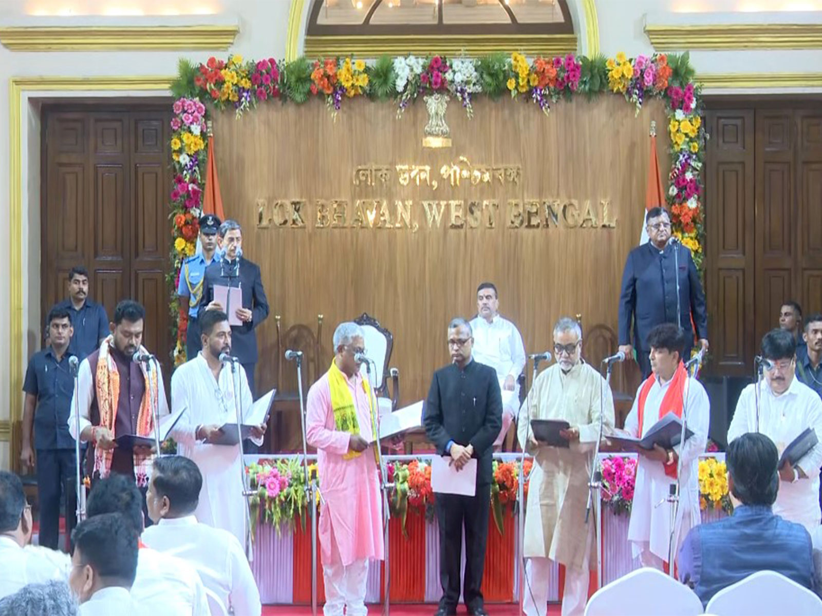  35 ministers took oath at Lok Bhawan (Photo/ANI)