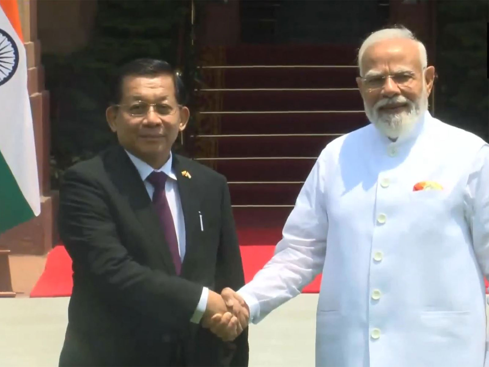 Prime Minister Narendra Modi with Myanmar's President U Min Aung Hlaing (Photo/ANI-DD)