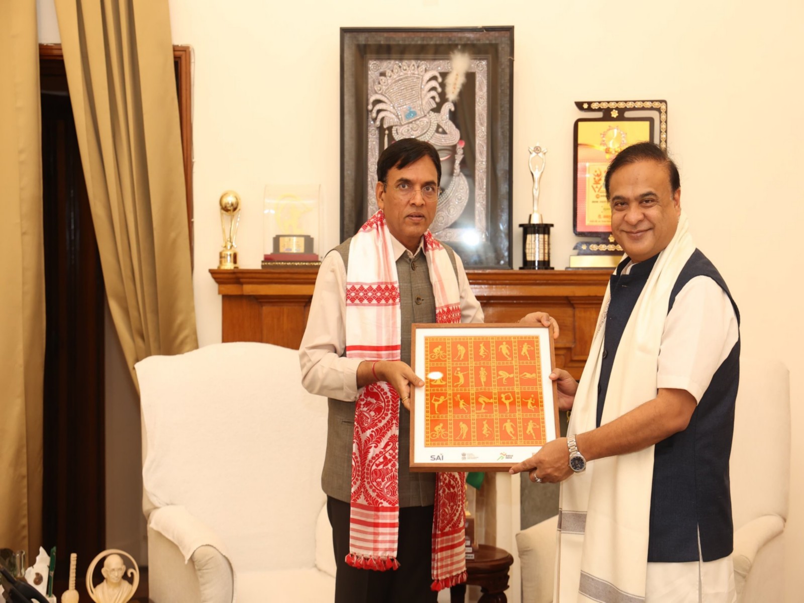 Himanta Biswa Sarma and Mansukh Mandaviya. (Photo:X/@himantabiswa)