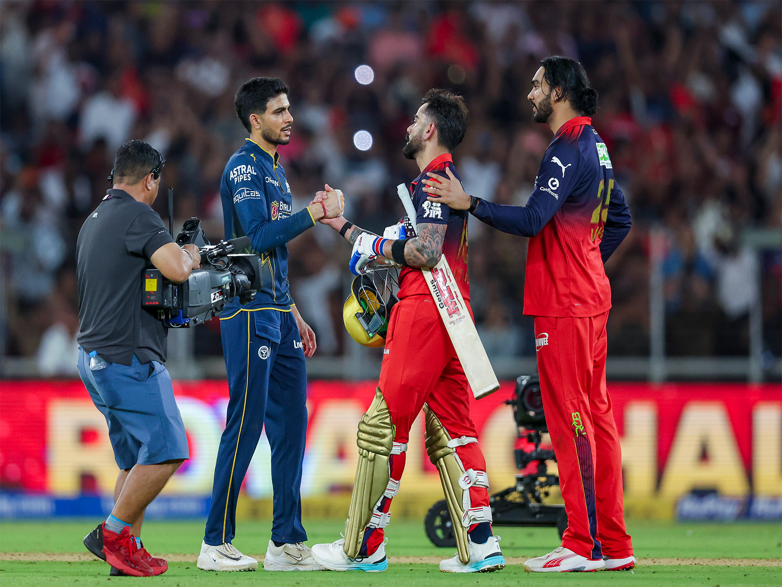 RCB's Virat Kohli and GT skipper Shubman Gill. (Photo/ANI)