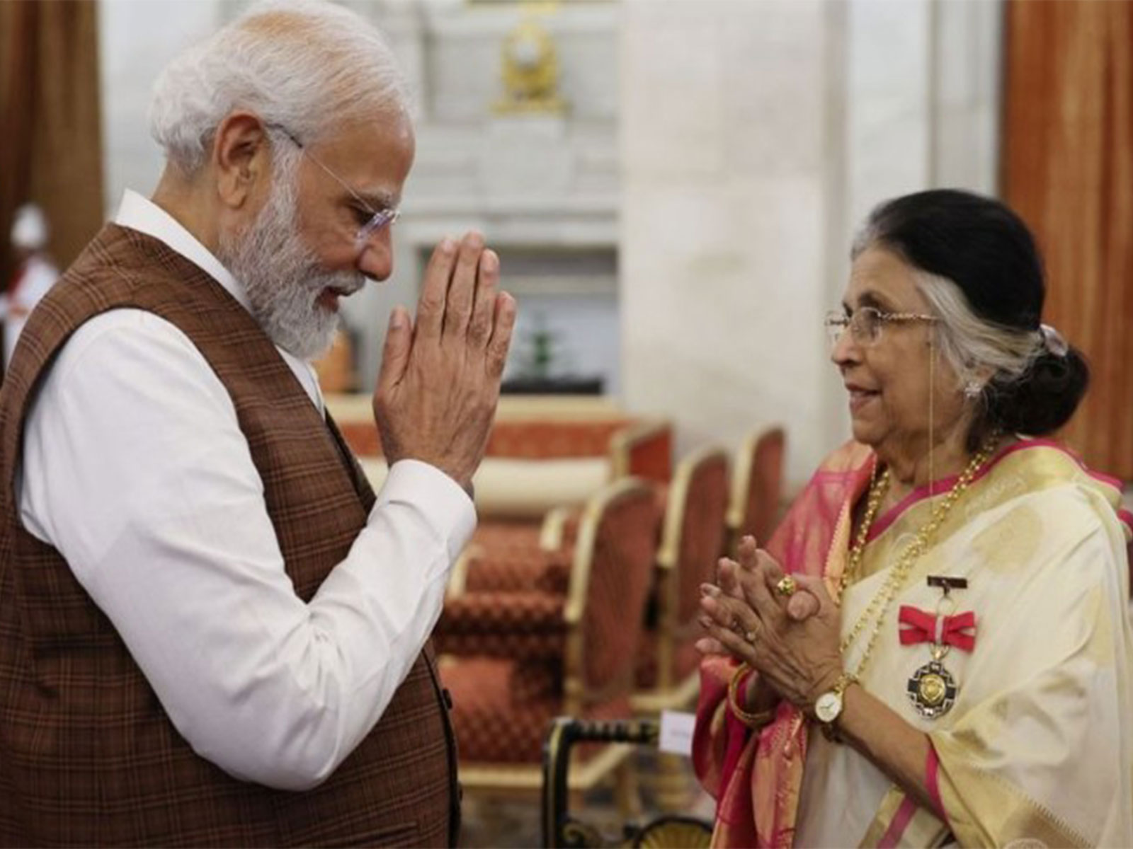 Prime Minister Narendra Modi with late singer Suman Kalyanpur (Photo/ X/ @narendramodi)