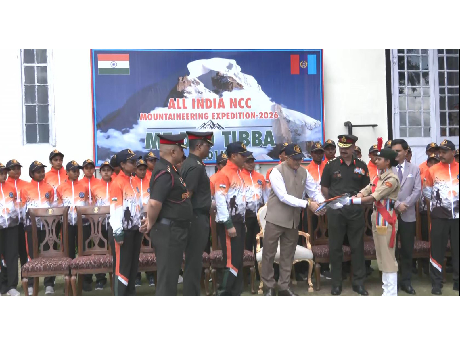 HP Governor flags off NCC Mount Deo Tibba expedition (Photo/ANI)