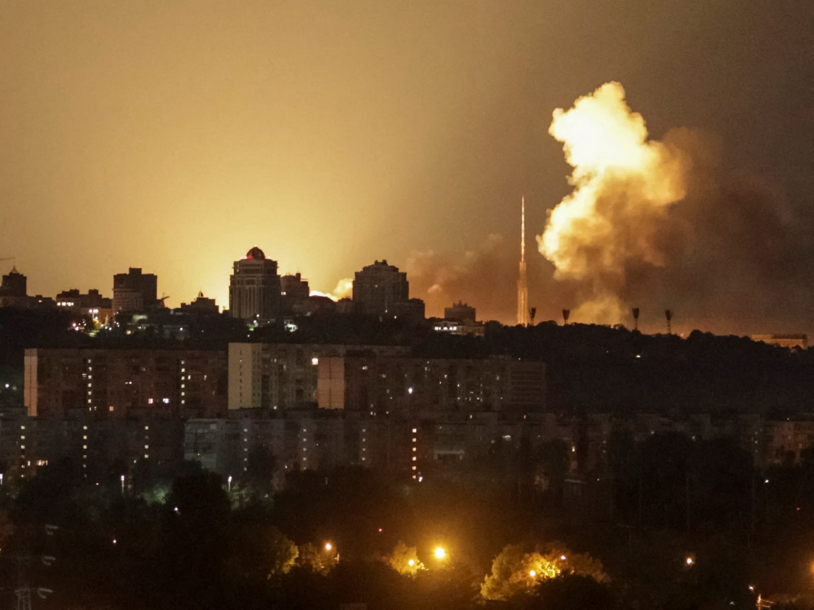 Kyiv hit by Russian strikes (Photo/Reuters)