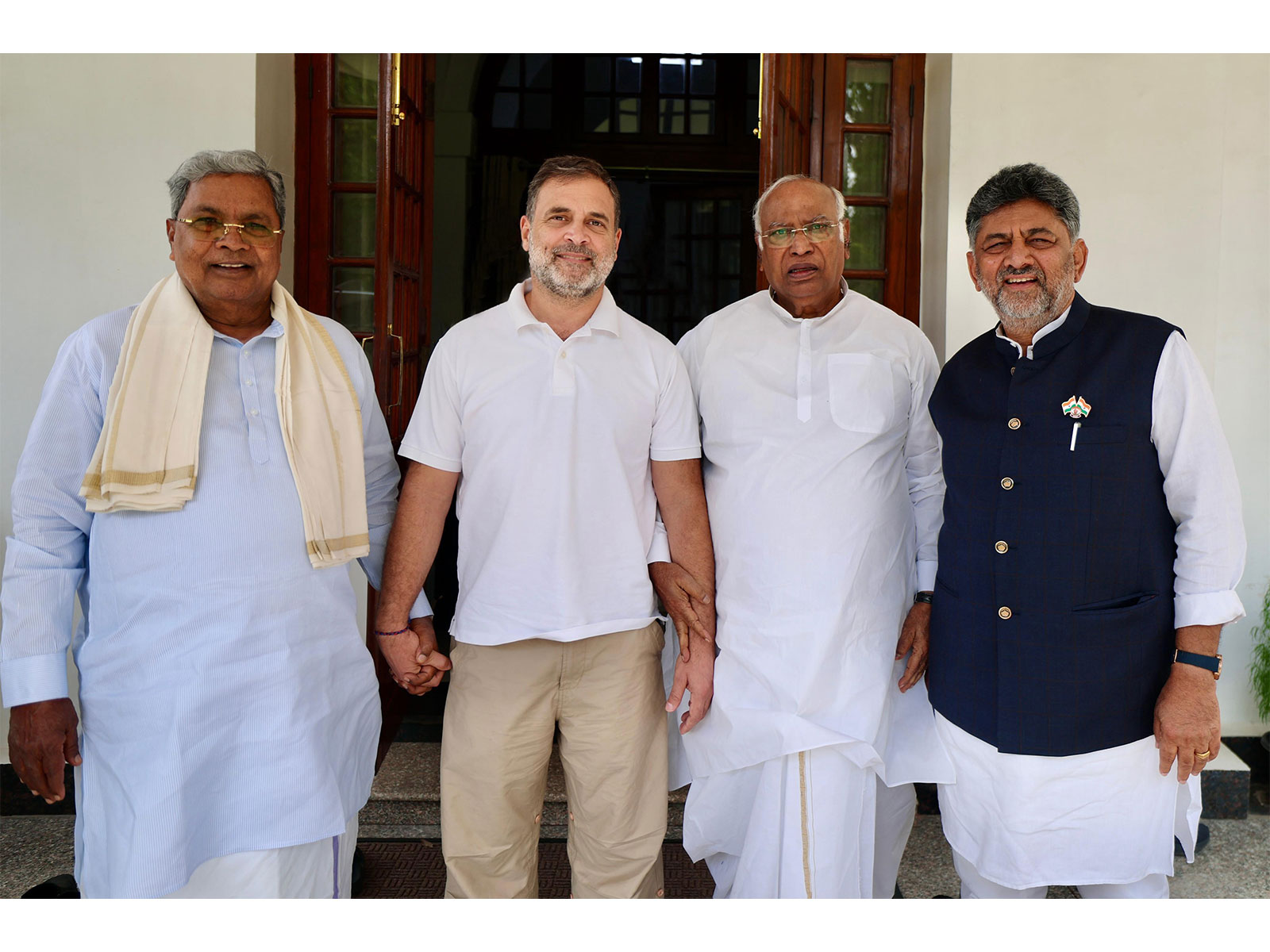 Siddaramaiah and DK Shivakumar meet Kharge and RG on cabinet composition and RS election (Photo/ANI)