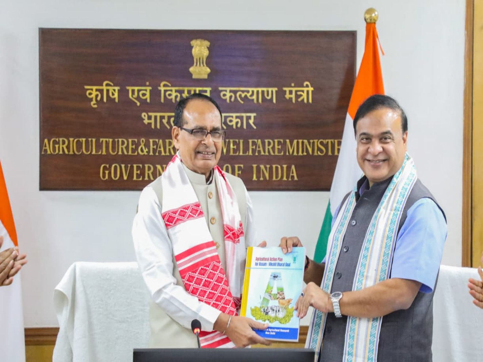 Assam CM Himanta Biswa Sarma and Union Minister Shivraj Singh Chouhan (Photo/X@himantabiswa)
