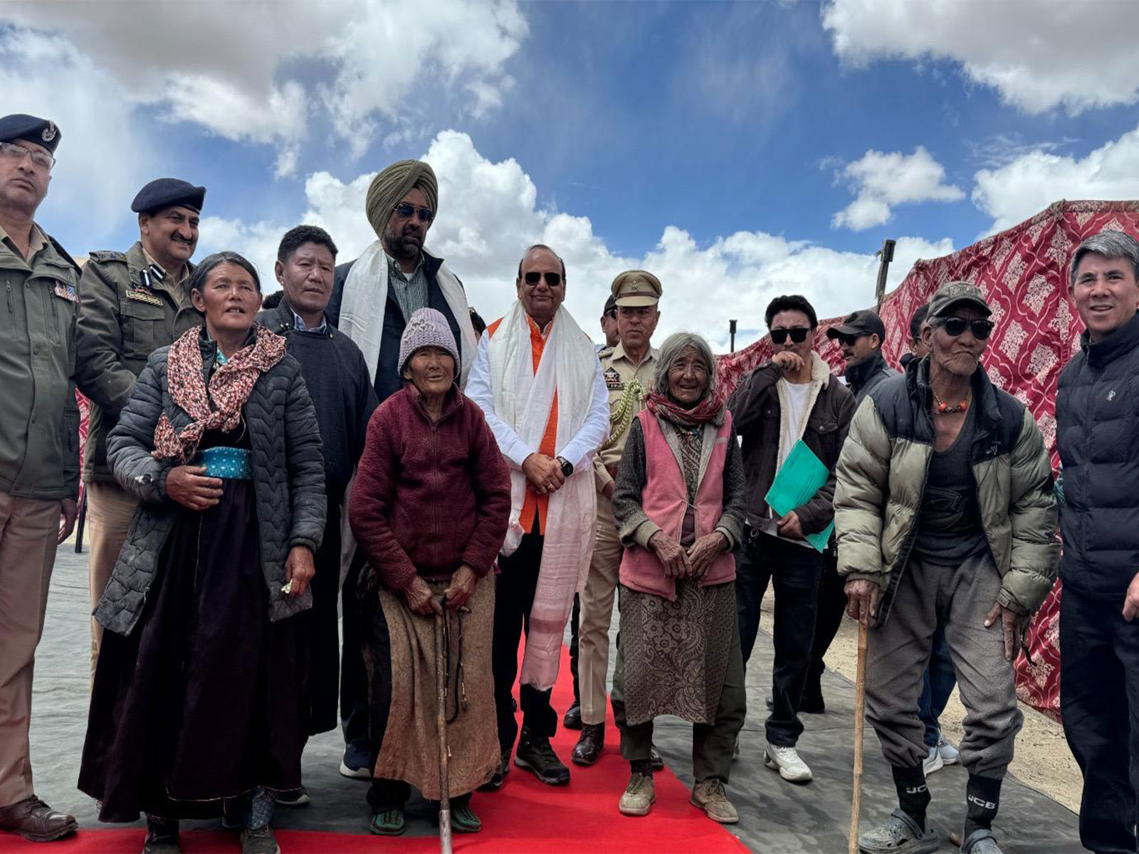Ladakh L-G Vinai Kumar Saxena lays foundation stone for the first Model Border Village at Chumur (Photo/ Ladakh LG)
