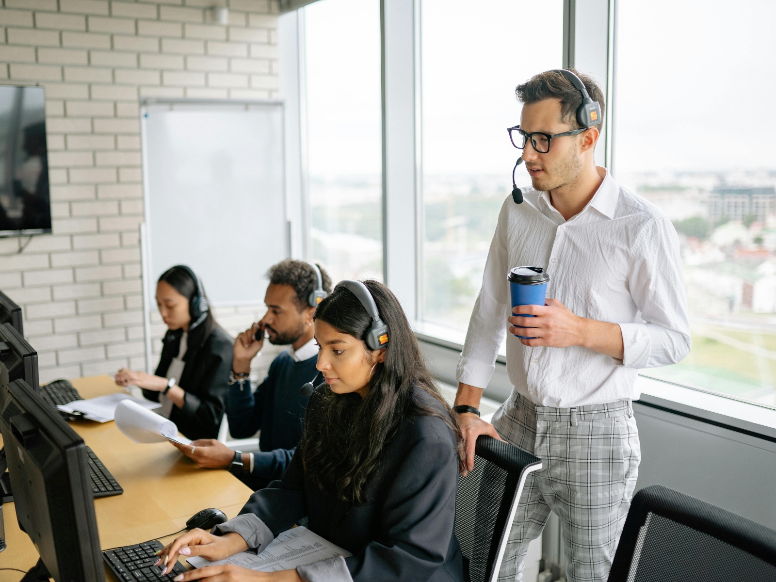 Human Experience Management for Solving Challenges in Employee Lifecycle
